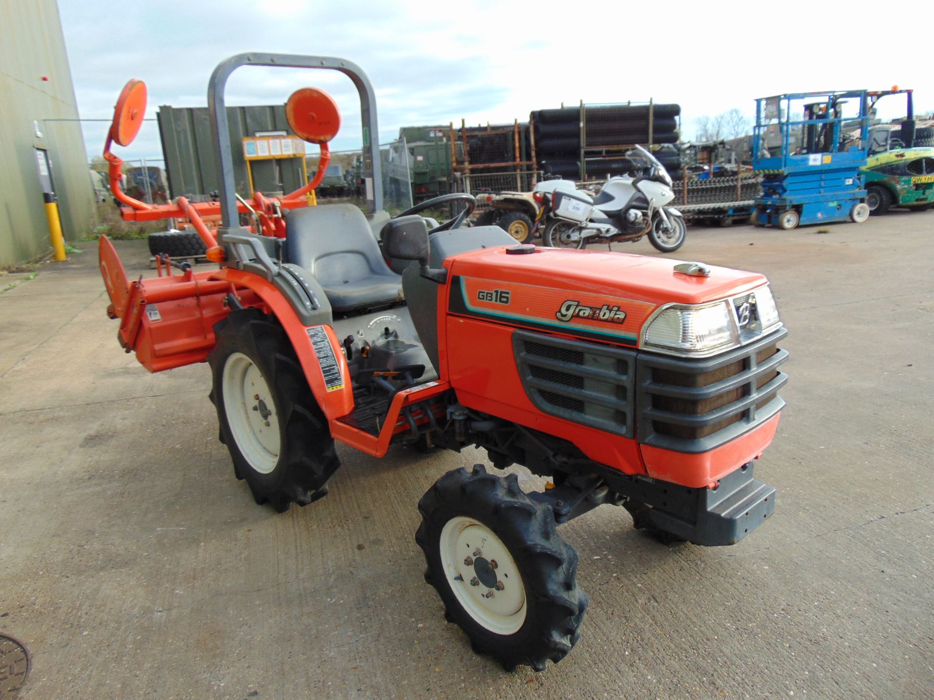 Kubota Granbia GB16 4x4 Diesel Compact Tractor c/w Rotovator ONLY 467 HOURS! - Image 4 of 24
