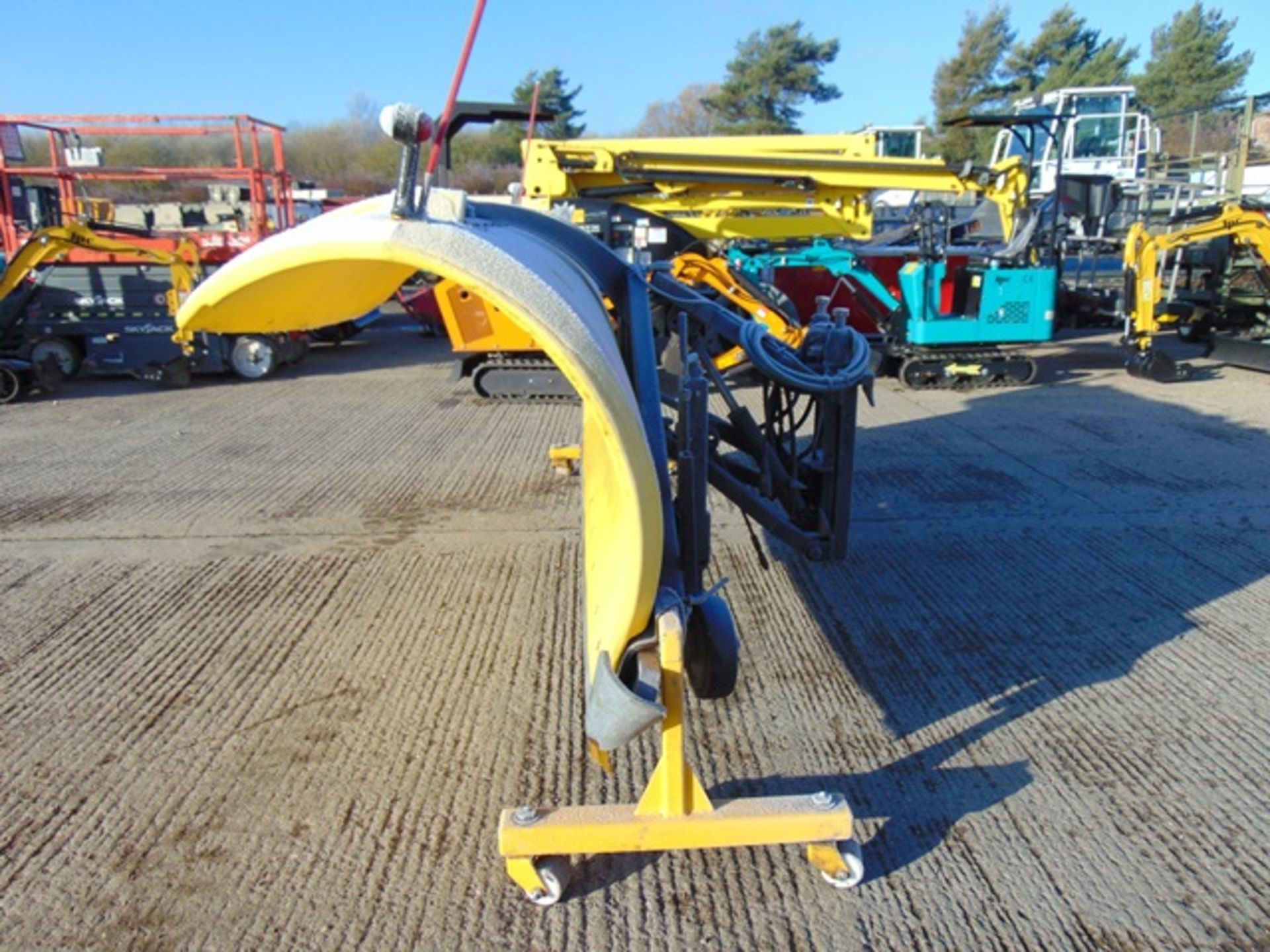 Aebi Schmidt SNK 34 Snow Plough Blade - Image 4 of 8