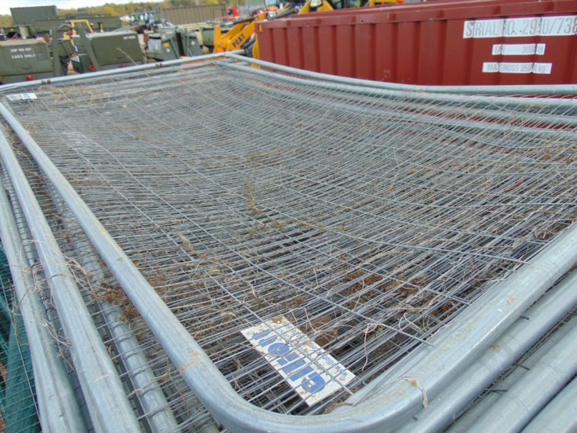 36 x 11ft Heras Style Galvanised Fencing Panels & 2 x Pallets of Feet - Image 3 of 4