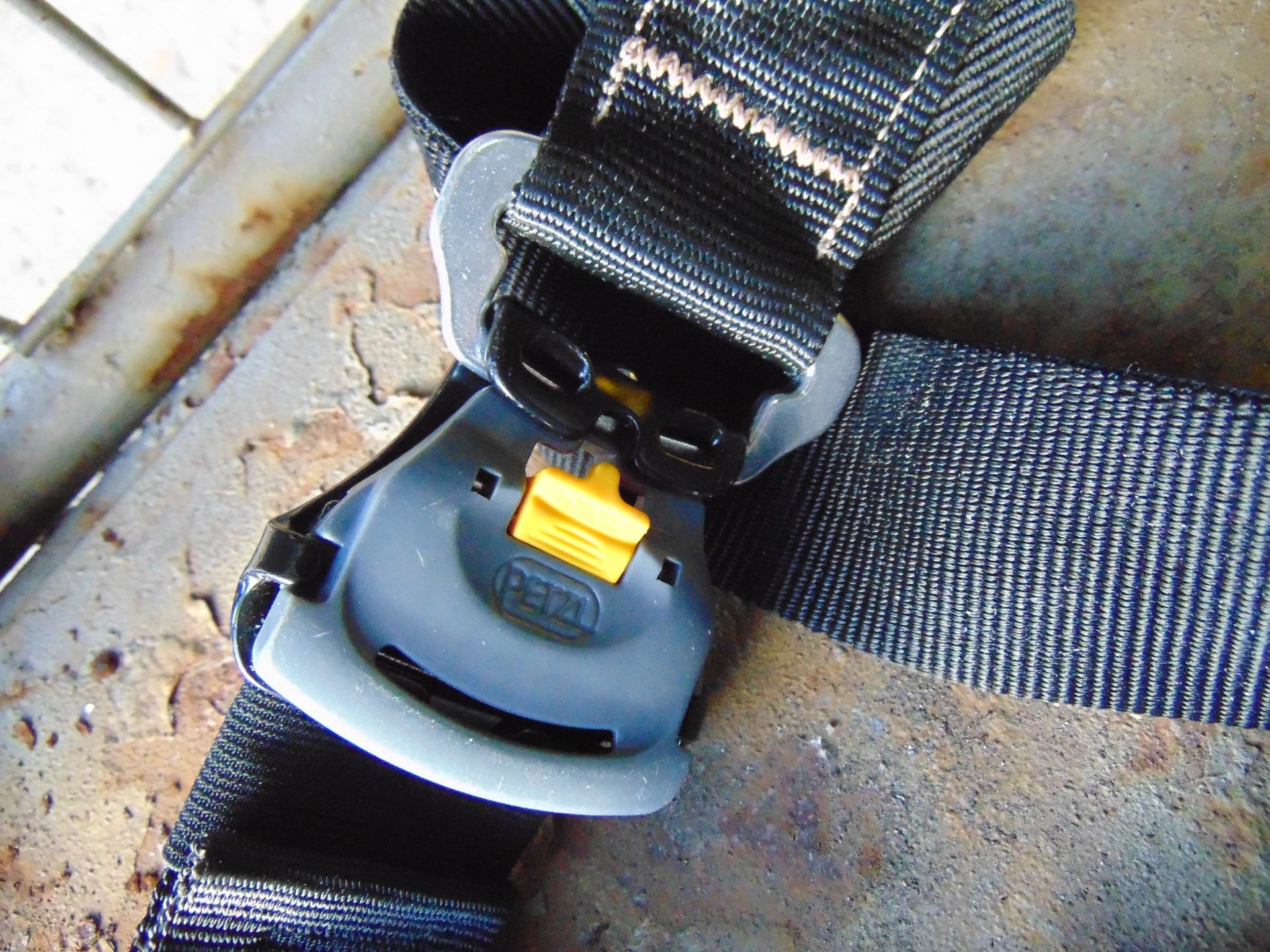 2 x Petzl Newton Fast Jak Fall Arrest Harnesses - Image 4 of 7