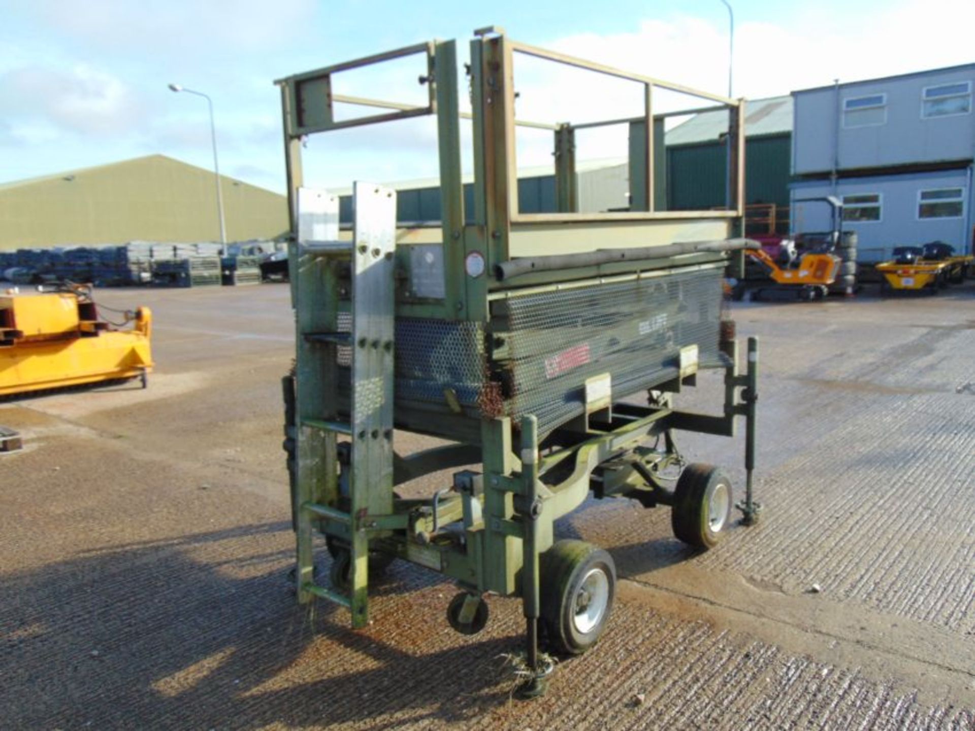 UK Lift Aircraft Hydraulic Access Platform from RAF as Shown - Image 5 of 13