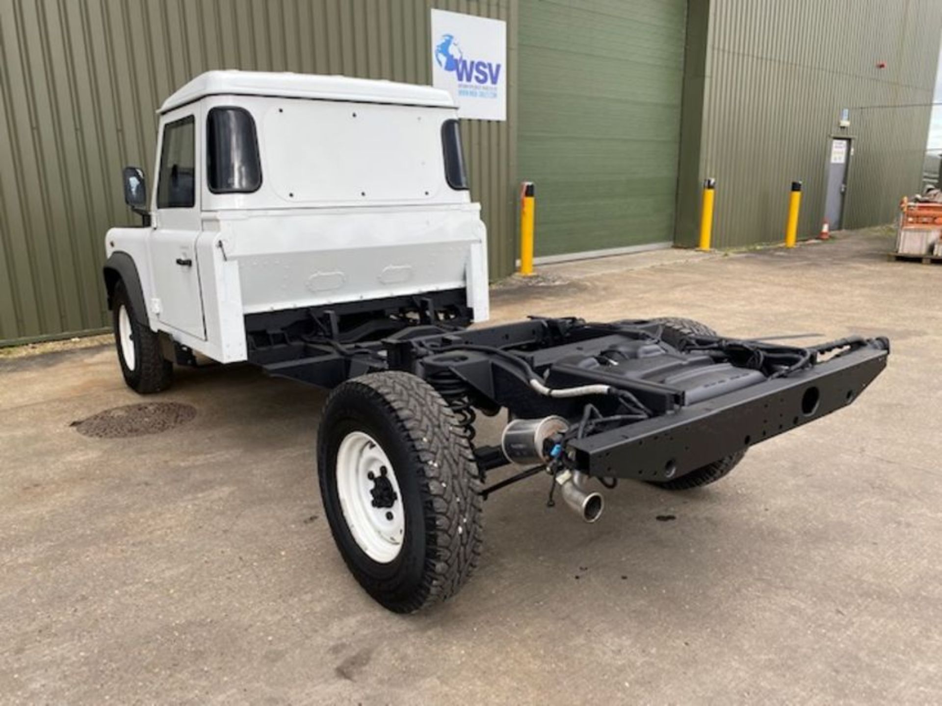 Land Rover Defender 130 chassis cab, Armoured bodywork, 2 door station wagon, right hand drive (RHD) - Image 9 of 51