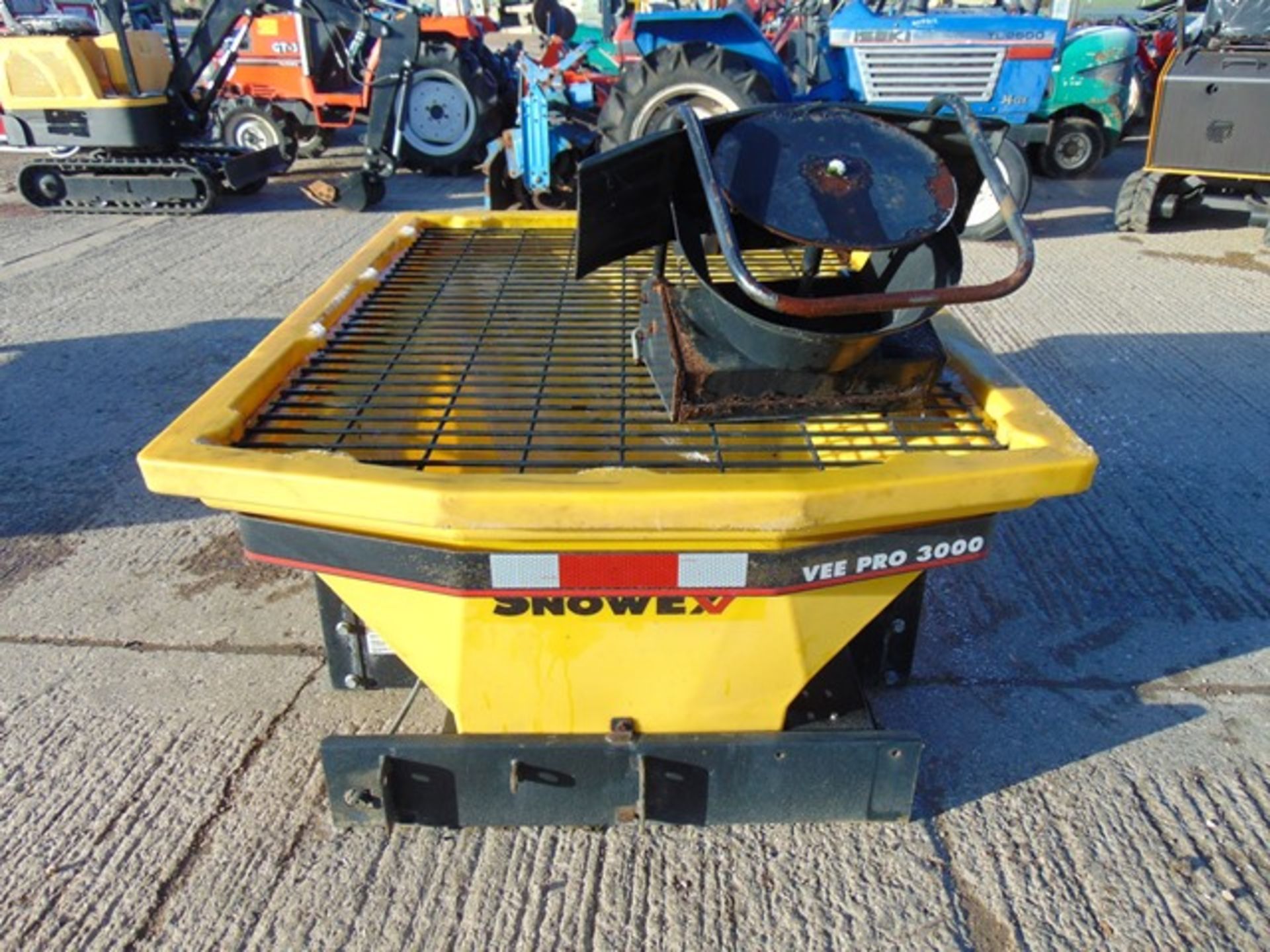 SnowEx Vee Pro 3000 Salt Spreader for pick up RTV Etc - Image 2 of 7