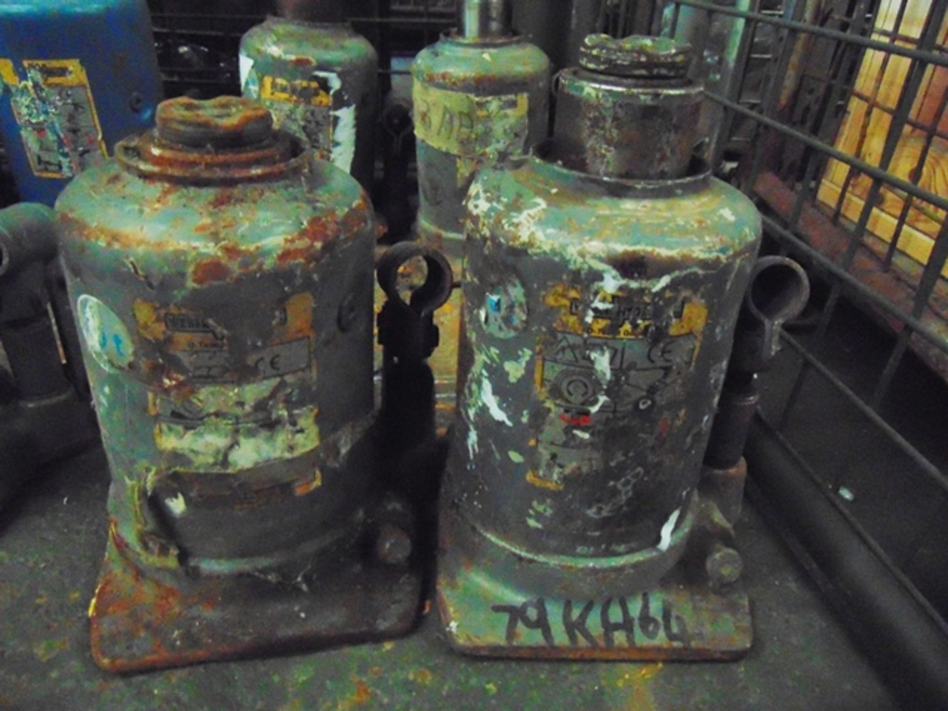 2 x Weber 10 ton hydraulic jacks