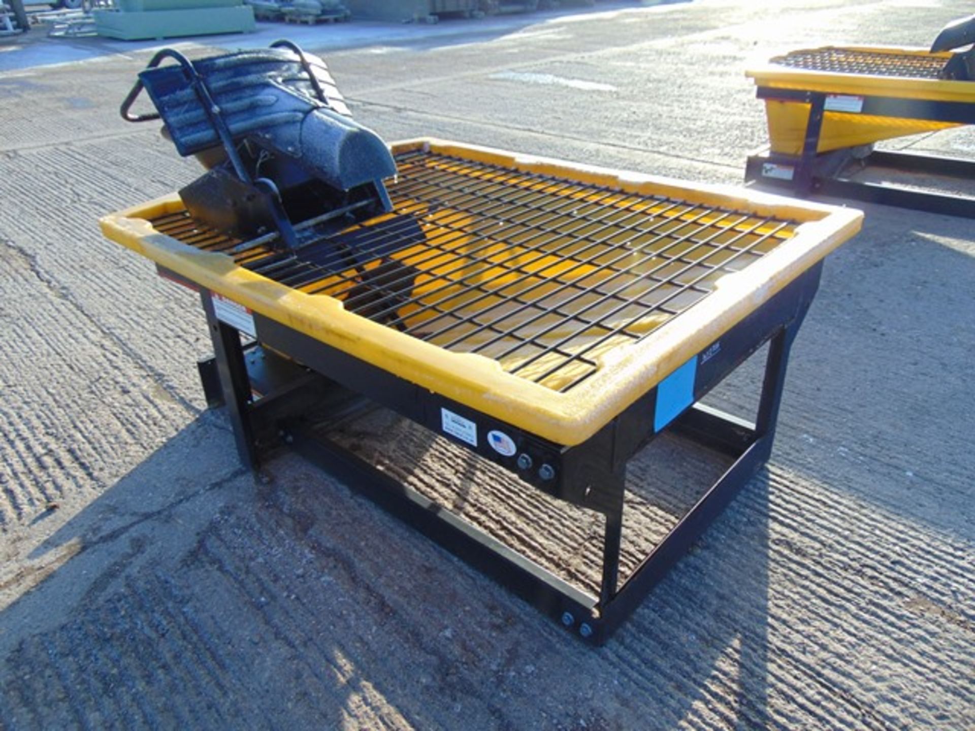 SnowEx Vee Pro 3000 Salt Spreader for pick up RTV Etc - Bild 5 aus 7