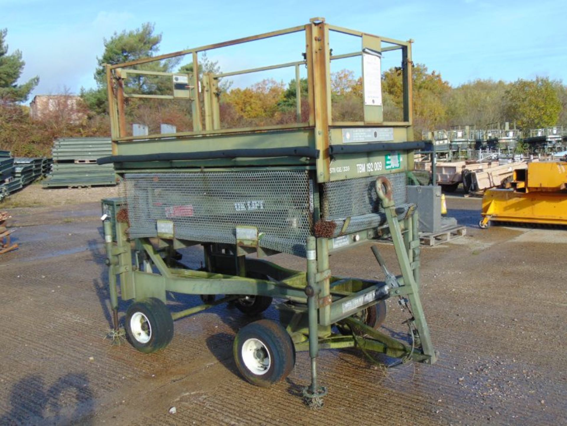 UK Lift Aircraft Hydraulic Access Platform from RAF as Shown