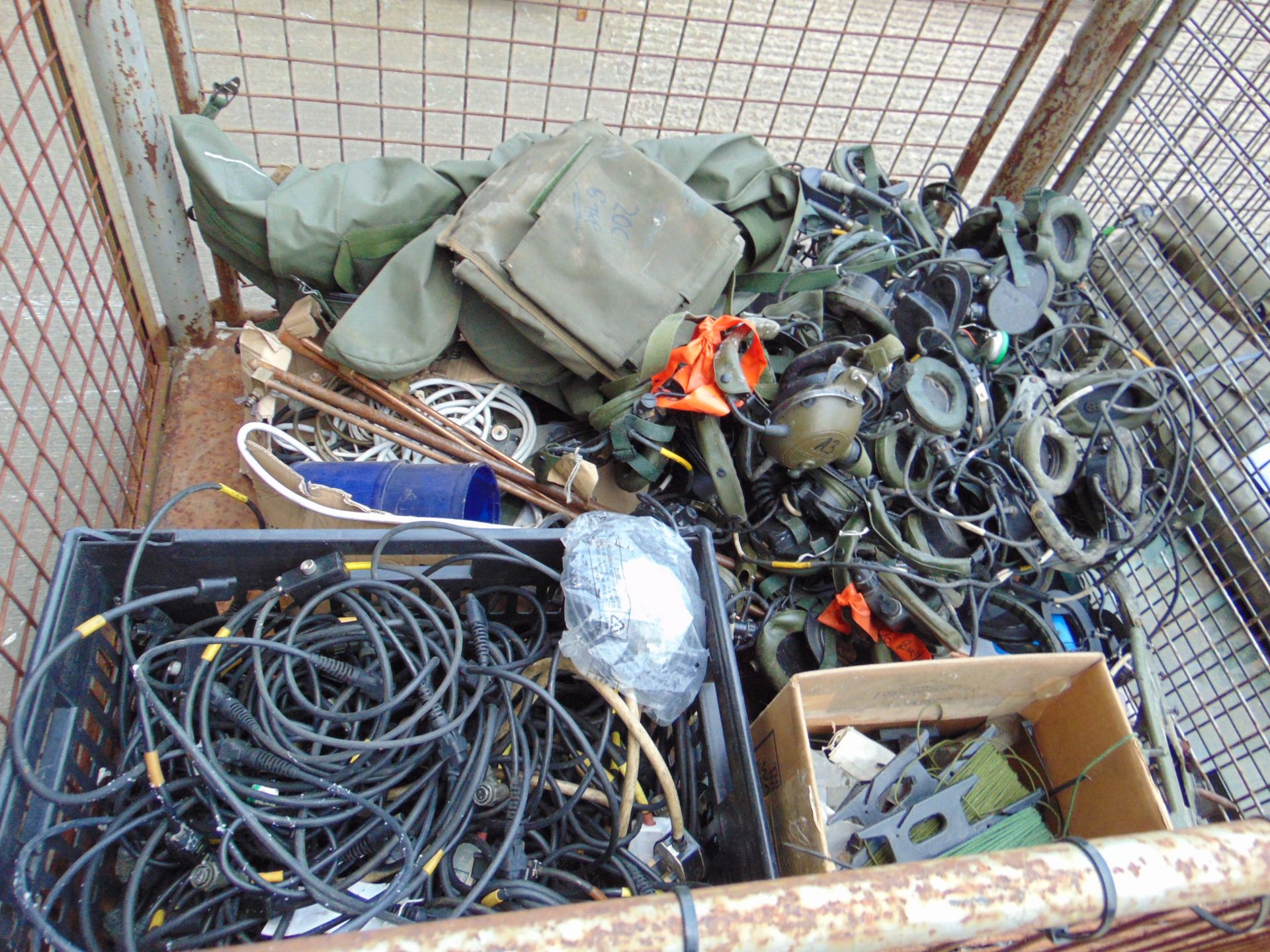 1x Stillage of Clansman Cables Headsets, Antennas Etc - Image 5 of 5