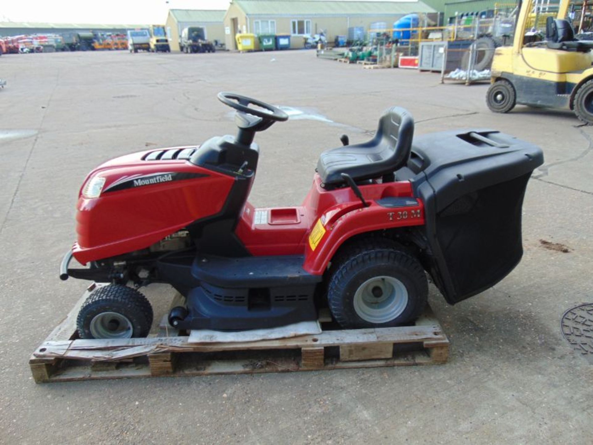 New Unused Mountfiled T30M Tractor Mower STIGA ST450 Engine Peerless Transmission - Image 6 of 19