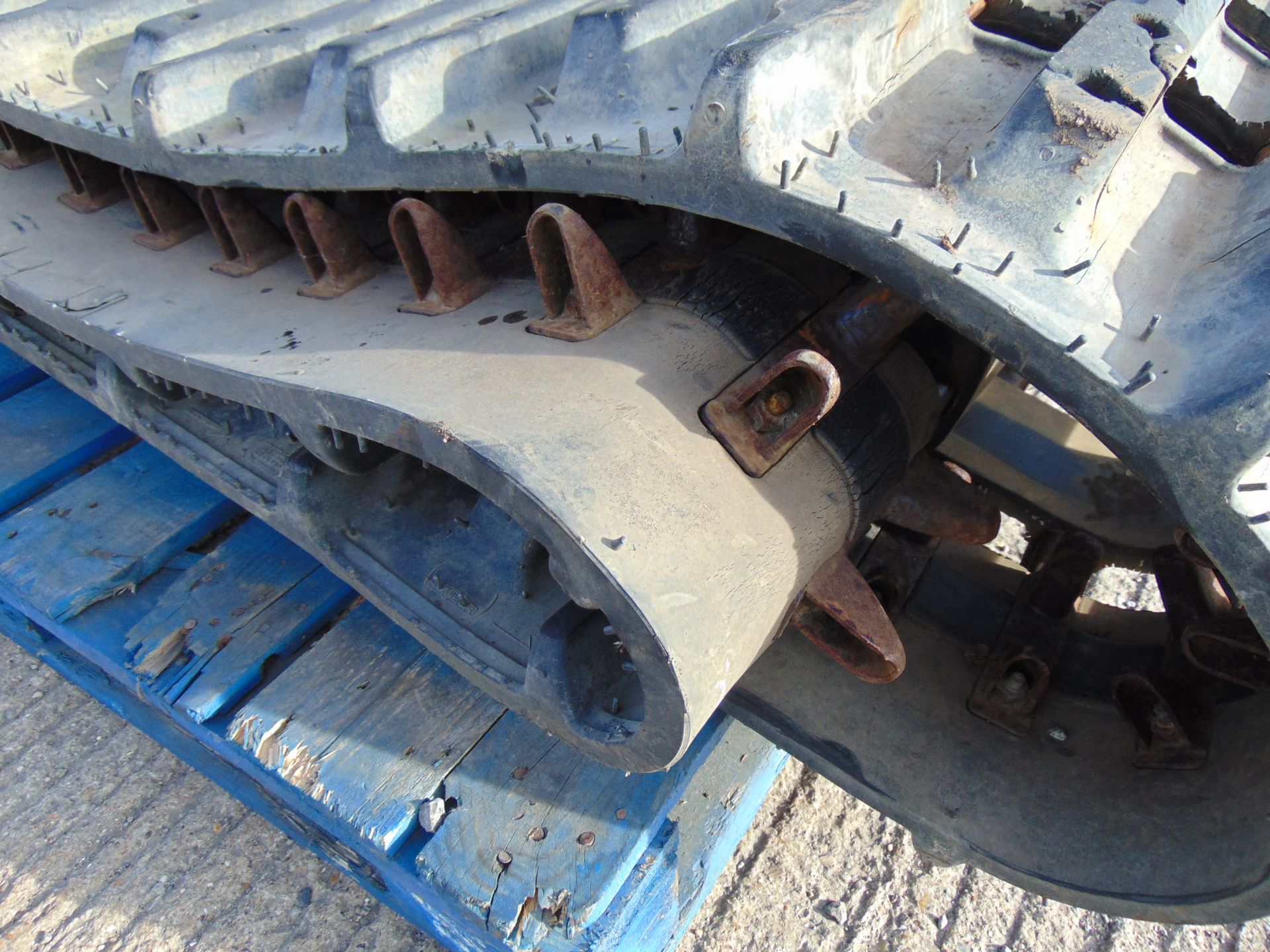 Hagglunds BV206 Track - Image 4 of 4