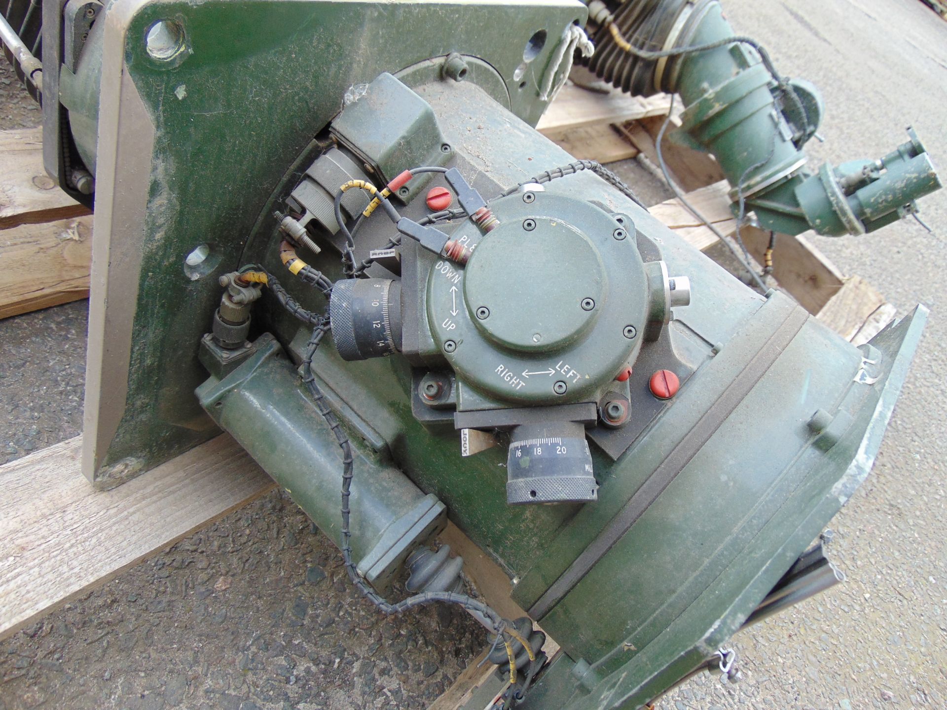 CVRT Sight Periscope AV image intensified L3A1 - Image 3 of 7