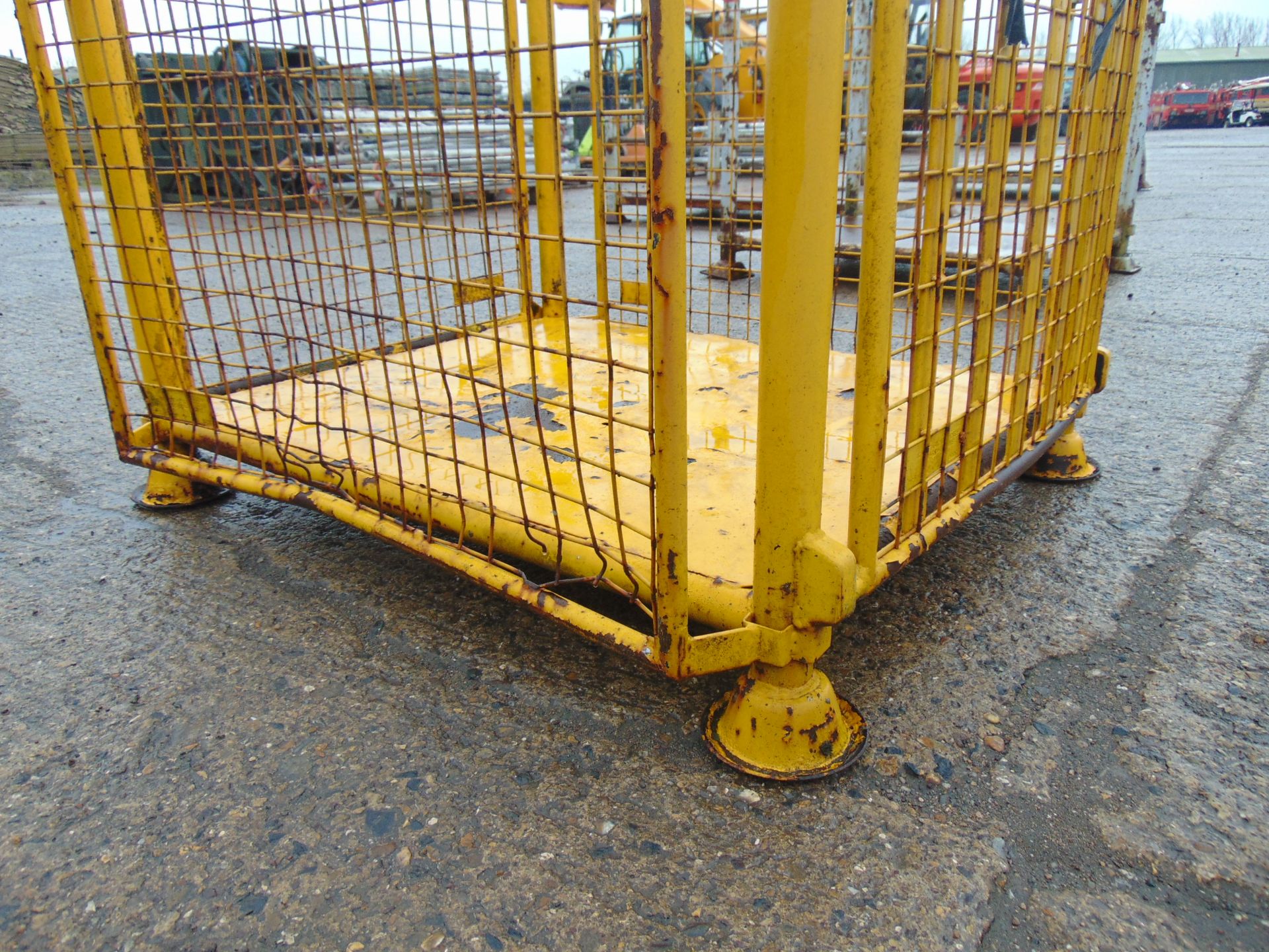 MOD Stillage Post Pallet L 1.22m W 1.02m H 1.27m - Image 3 of 3