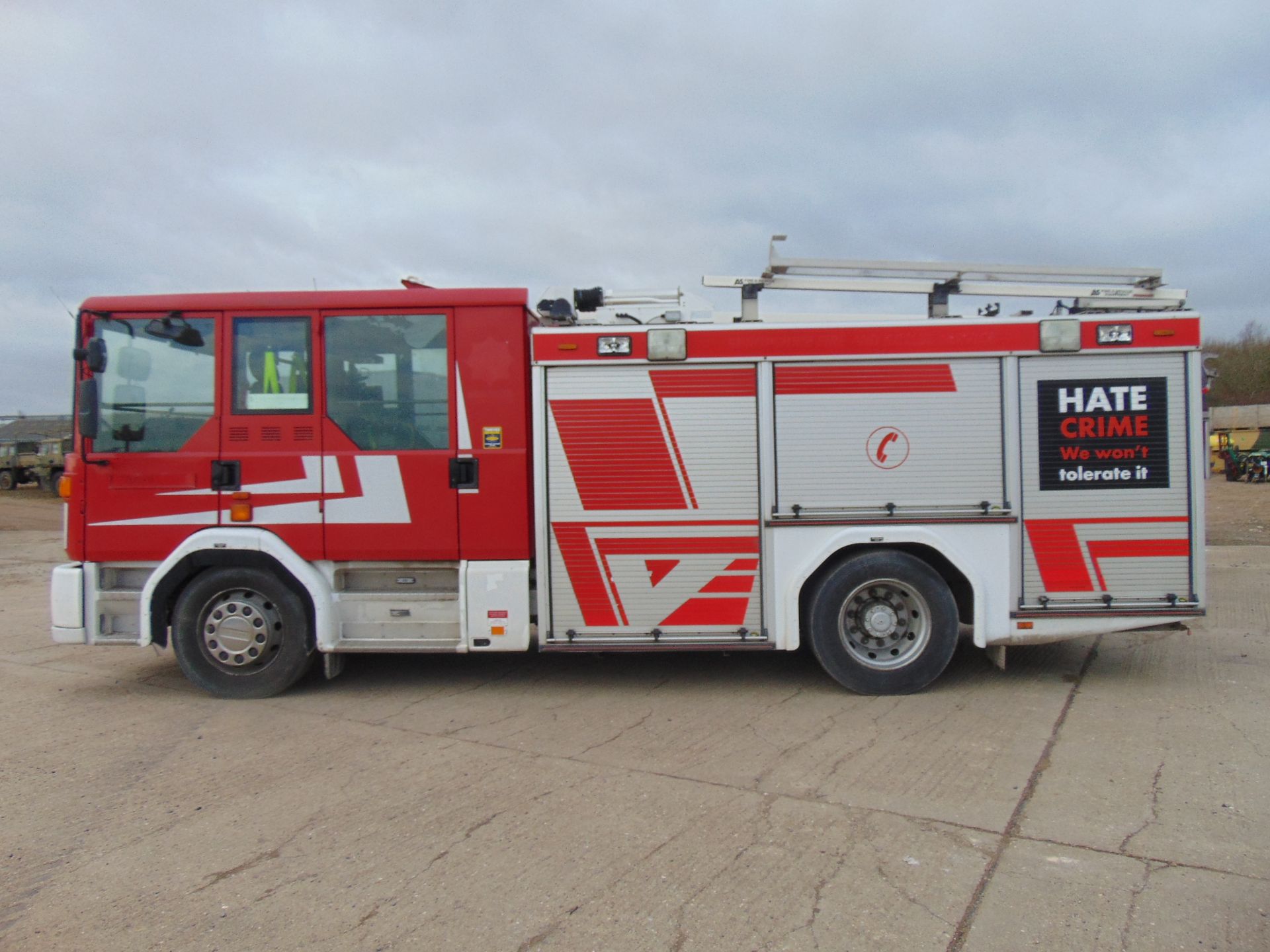 Dennis Sabre Fire Engine ONLY 4,793 Hours!! - Image 4 of 36