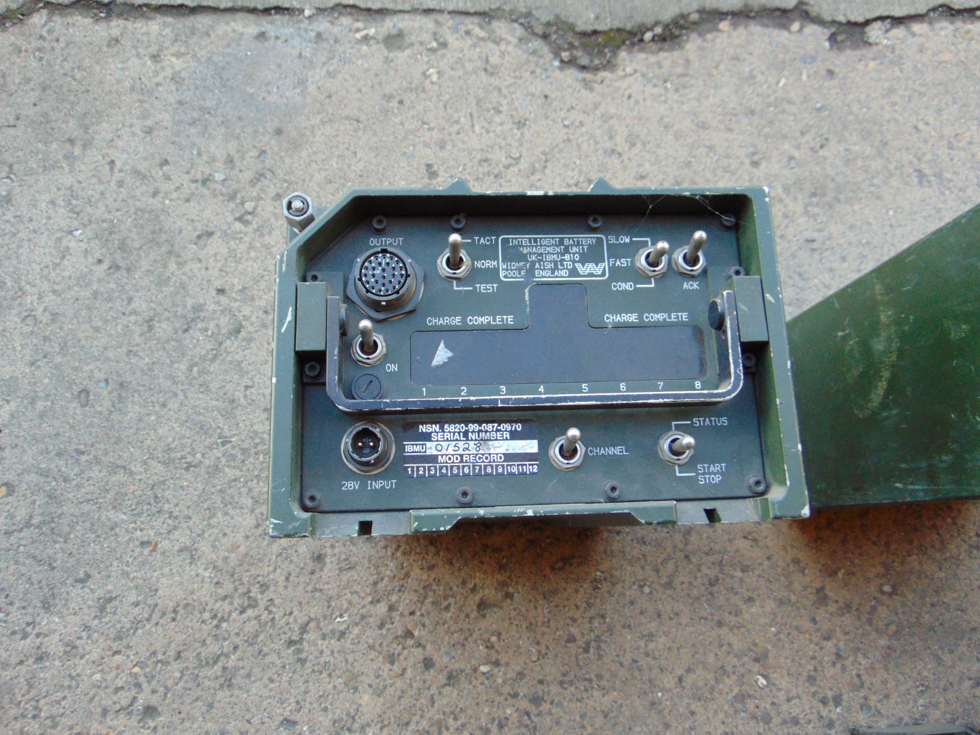 2x Clansman IB MU - 810 Intelligent Battery Management Unit c/w Tray and Leads - Image 4 of 5