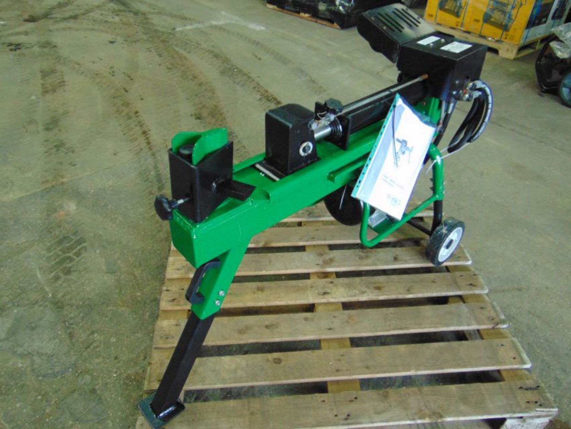 ** BRAND NEW ** Kellfri CW8T520 Electric Hydraulic Log Splitter - Image 2 of 10