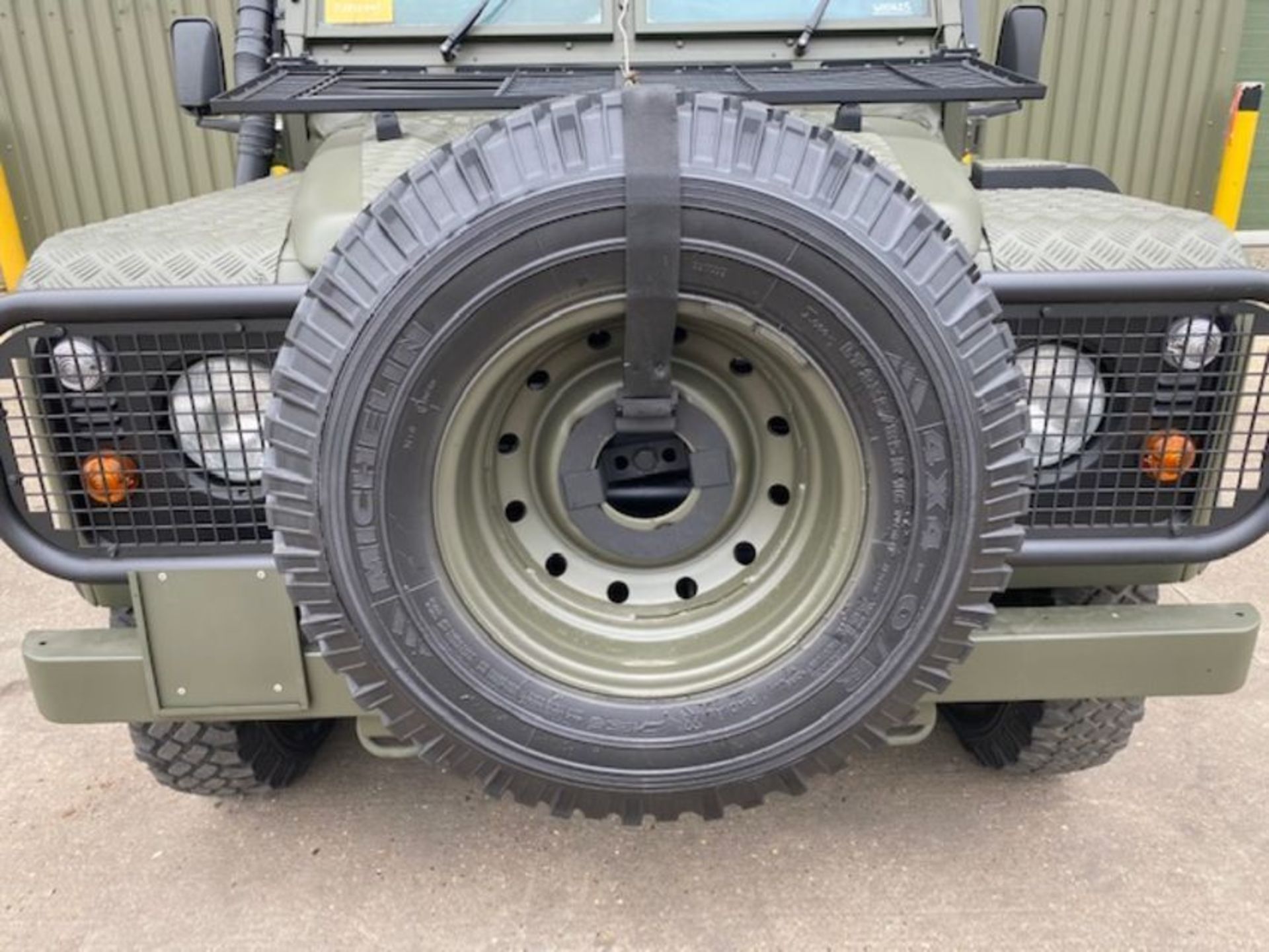 Land Rover Defender Snatch 2B 300Tdi armoured RHD - Image 17 of 53