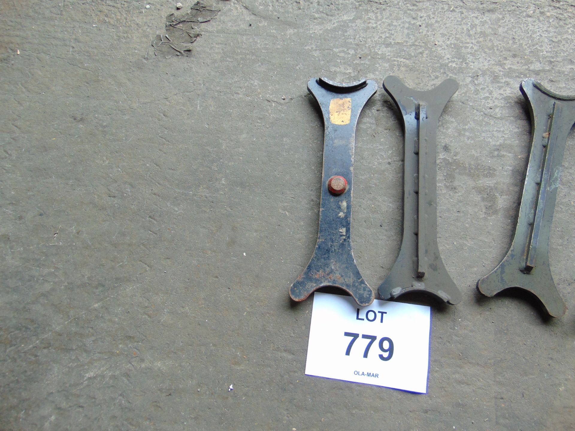 2x Very Desirable CVRT Track Removing Tool