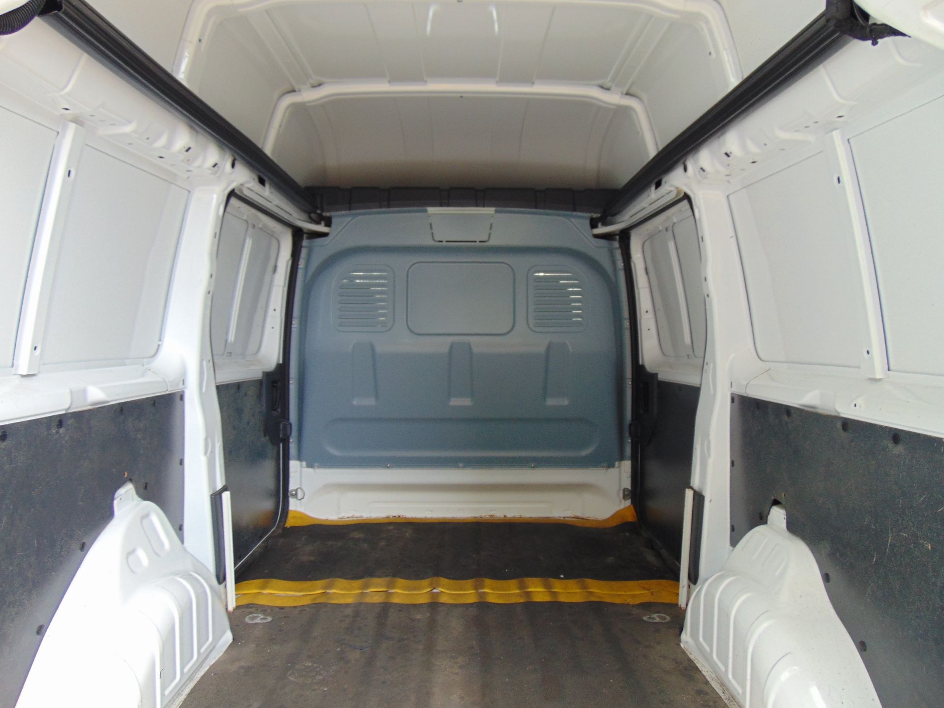 Peugeot Expert Diesel Panel Van ONLY 24,093 MILES! - Image 11 of 23