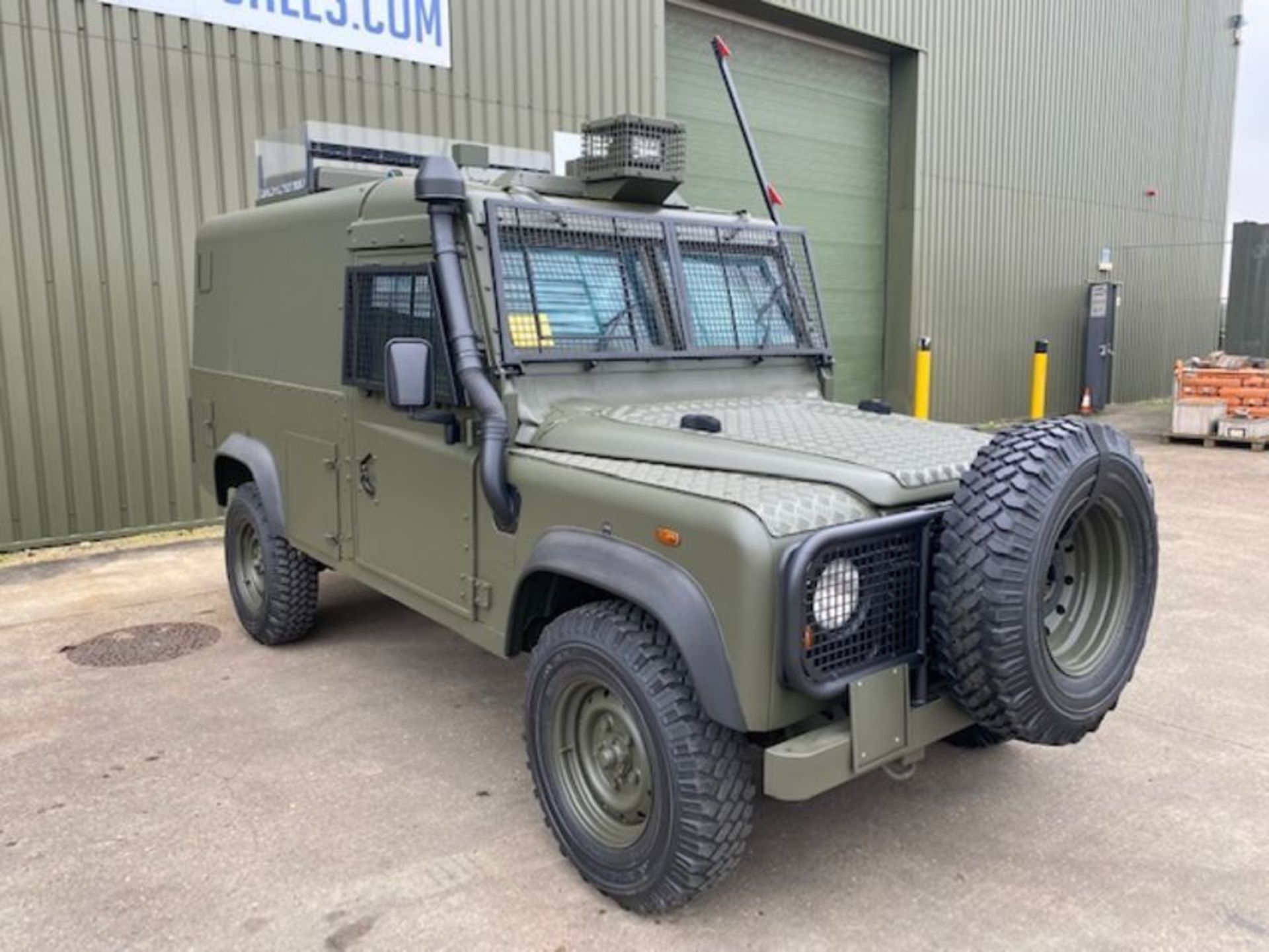 Land Rover Defender Snatch 2B 300Tdi armoured RHD - Image 3 of 53