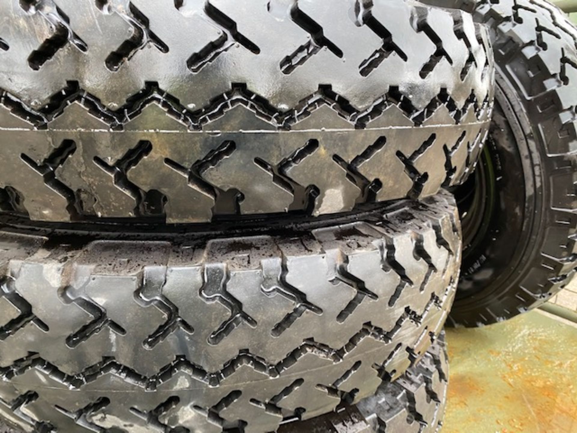 4x Avon Rangemaster 7.50 R16 Tyres on Heavy Duty 5 Stud Rims - Bild 7 aus 13