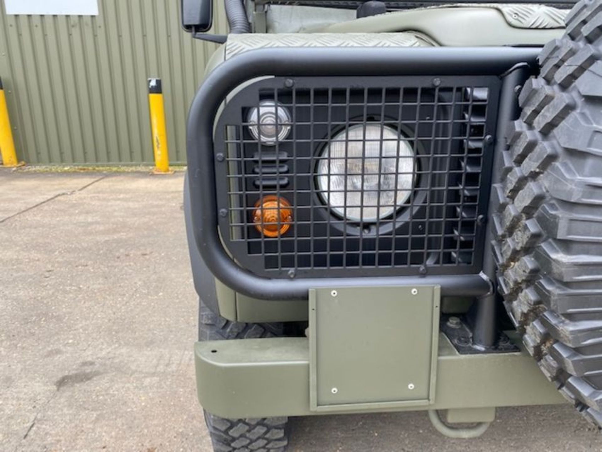 Land Rover Defender Snatch 2B 300Tdi armoured RHD - Image 20 of 53