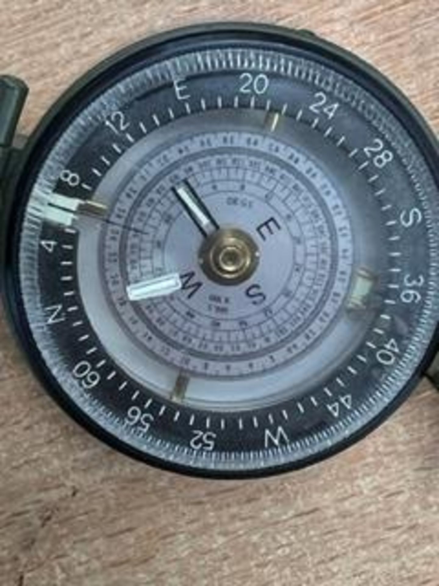 FRANCIS BAKER M88 BRITISH ARMY PRISMATIC COMPASS IN MILS NATO MARKS - Image 4 of 7