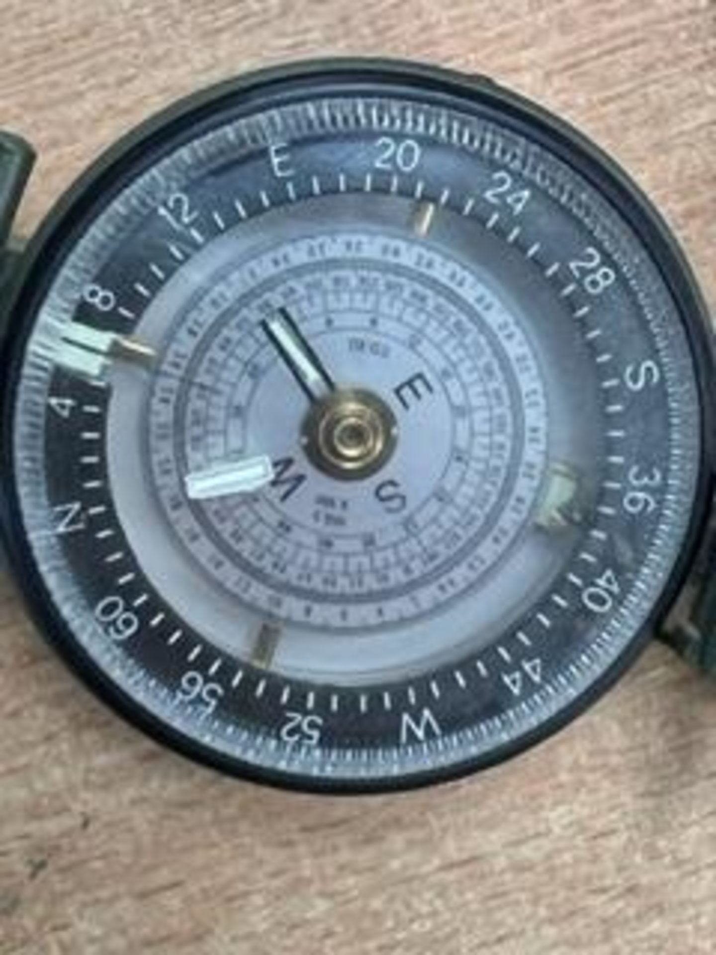 FRANCIS BAKER M88 BRITISH ARMY PRISMATIC COMPASS IN MILS NATO MARKS - Image 3 of 7