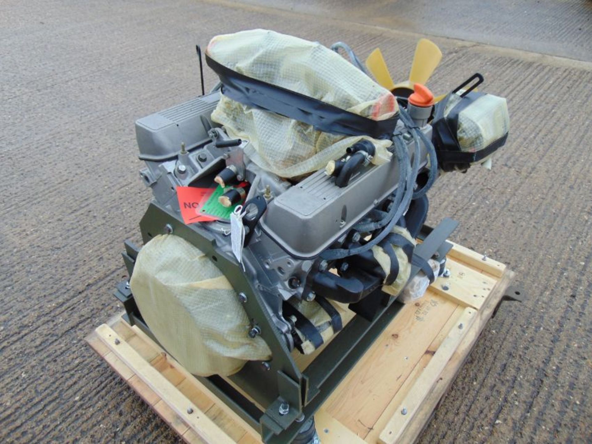 A1 Reconditioned Land Rover 3.5 V8 Petrol Engine - Image 2 of 17