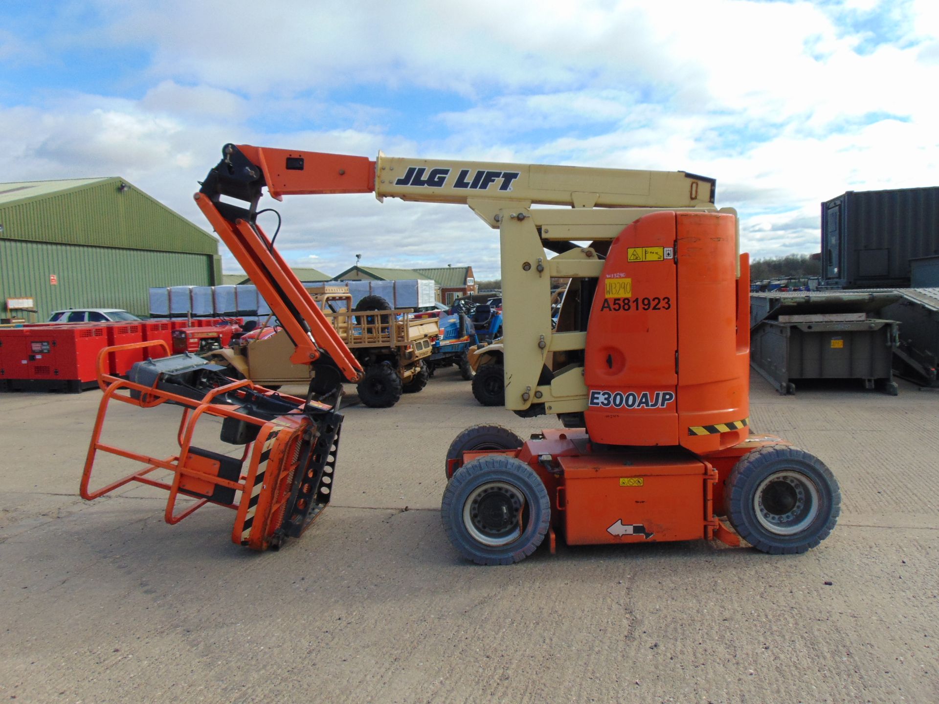 2012 JLG E300AJP Articulated Electric Boom Lift ONLY 605 HOURS! - Image 6 of 22