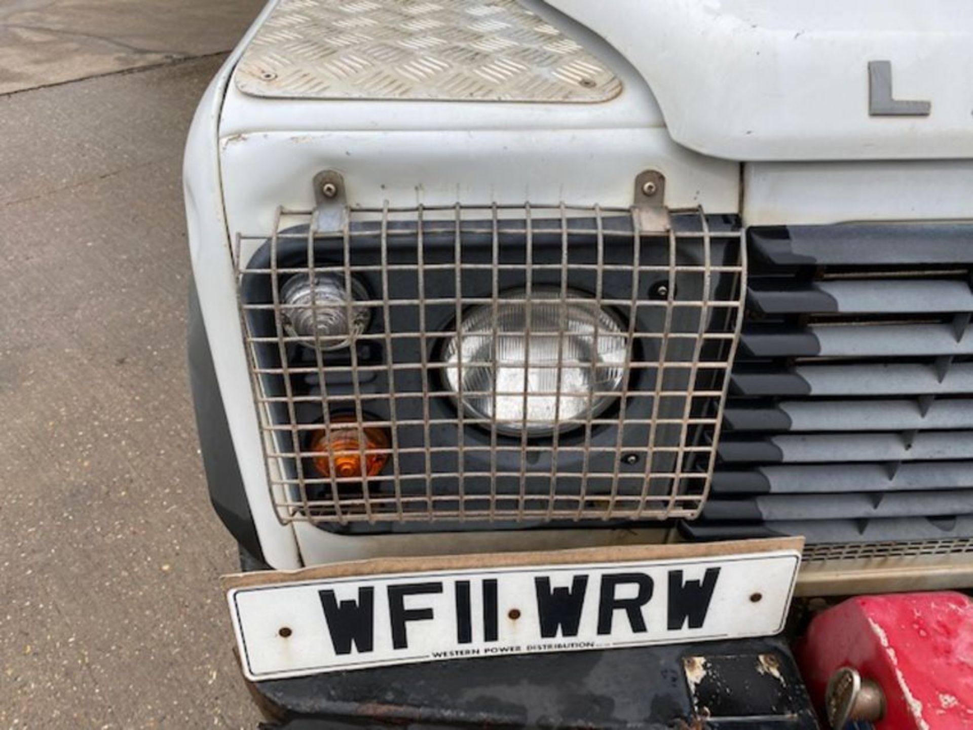 1 Owner 2011 Land Rover Defender 110 Puma hardtop 4x4 Utility vehicle (mobile workshop) - Image 12 of 51