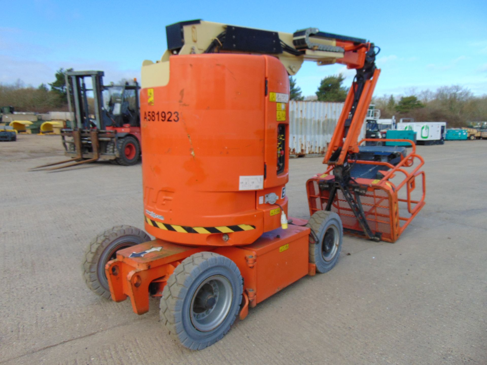 2012 JLG E300AJP Articulated Electric Boom Lift ONLY 605 HOURS! - Image 3 of 22