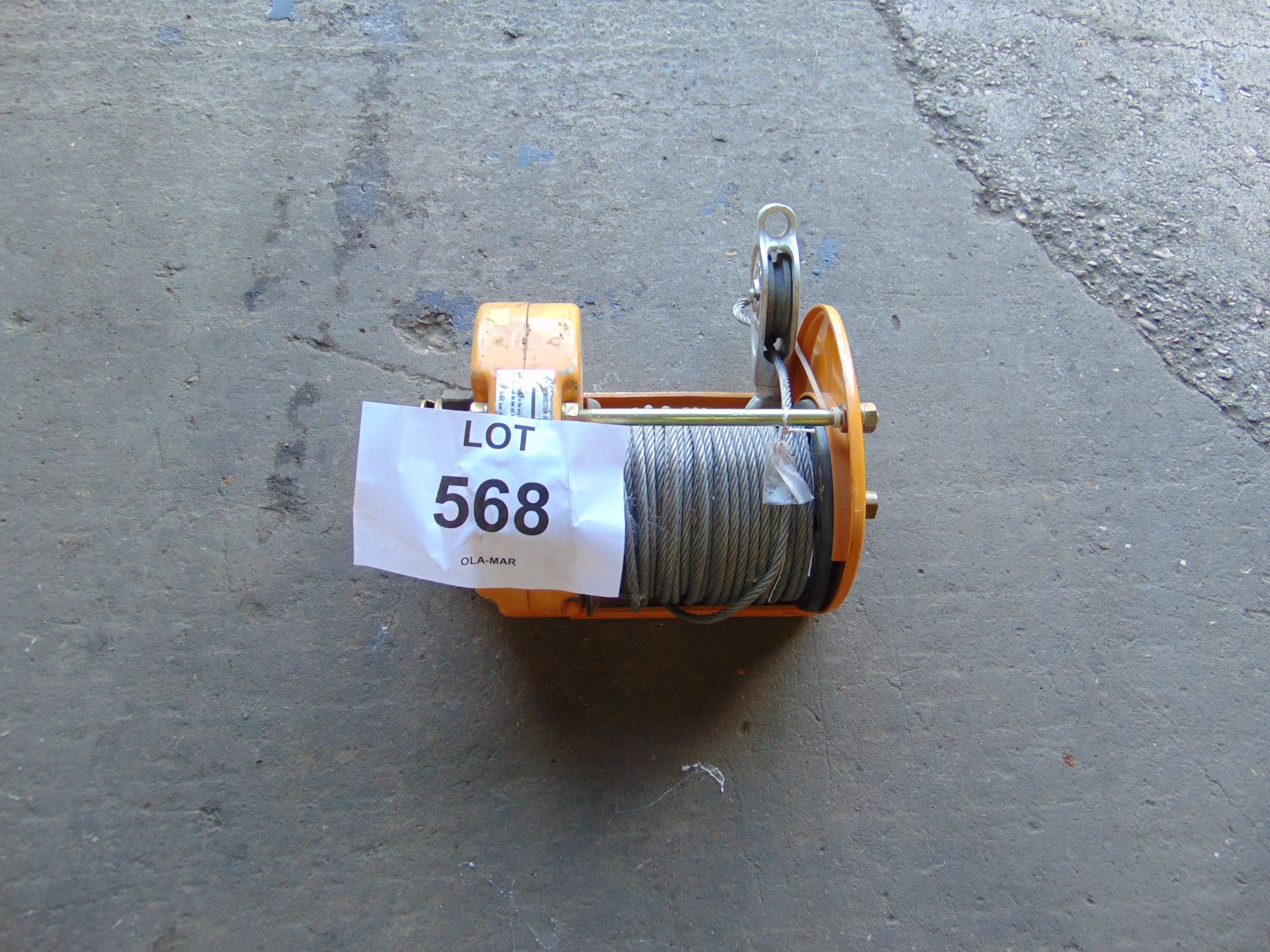 Maxpull 2000kgs Vehicle Winch as shown