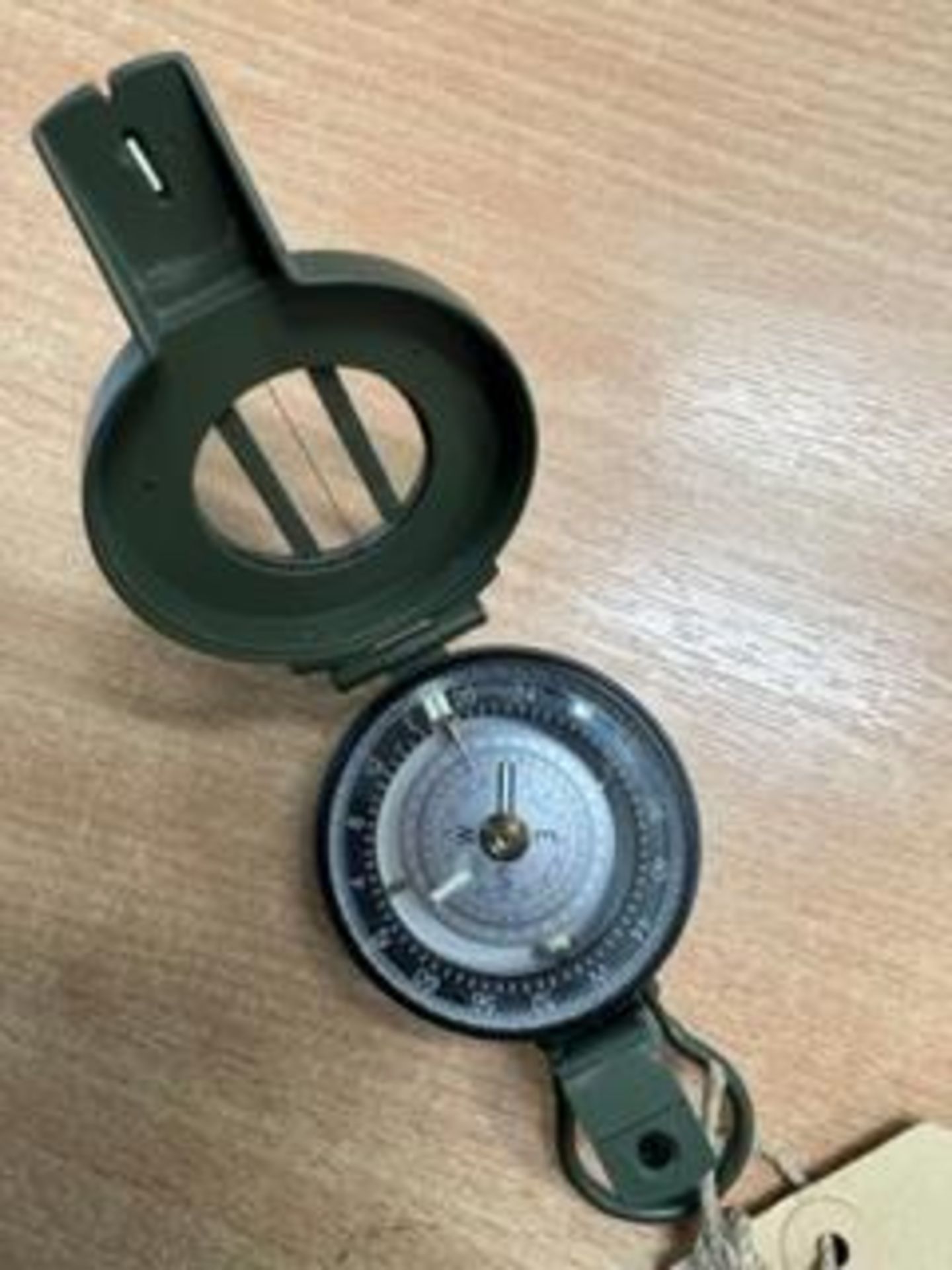 UNISSUED FRANCIS BAKER M88 BRITISH ARMY PRISMATIC COMPASS IN MILS NATO MARKS - Bild 2 aus 7