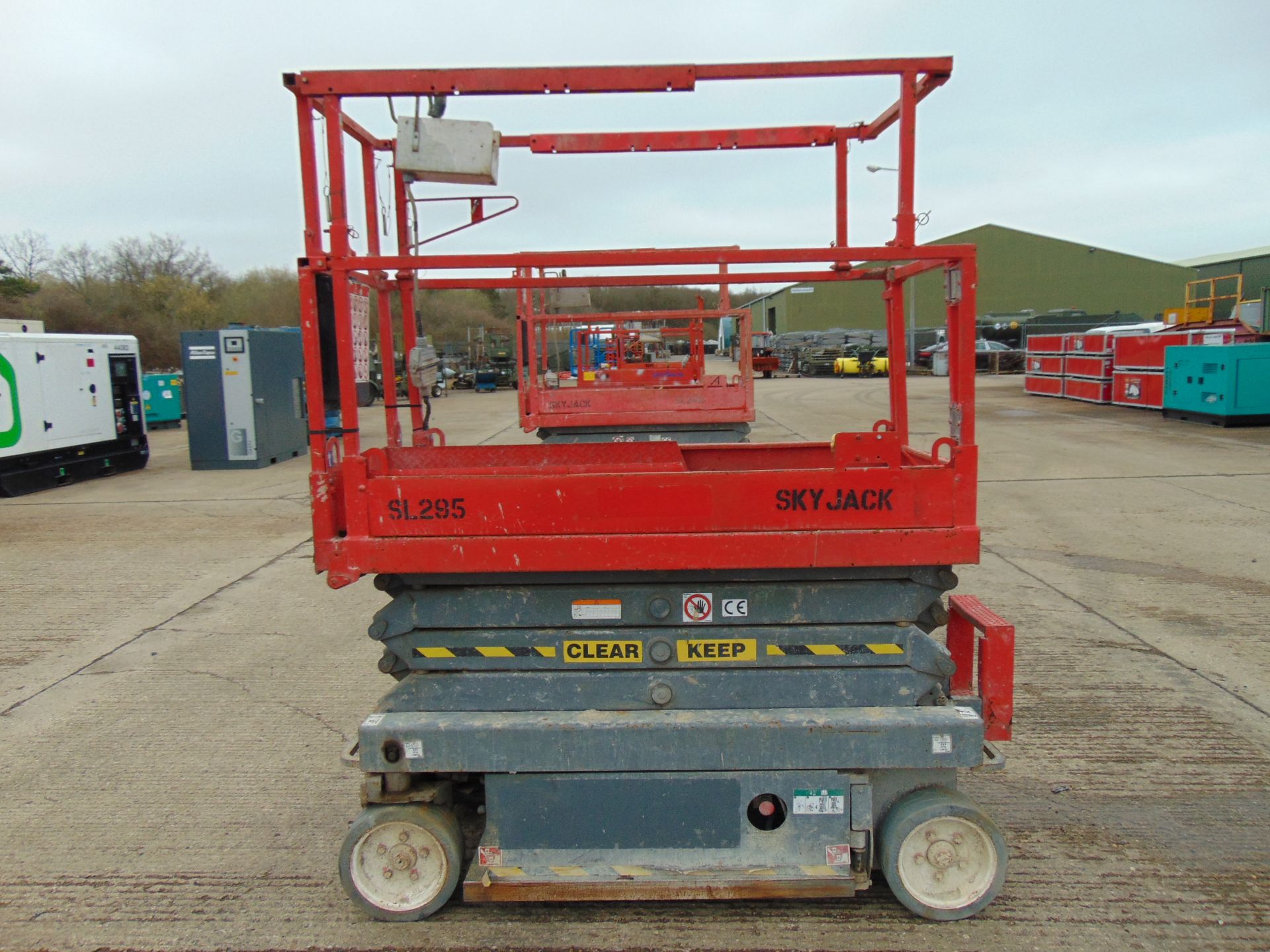 SKYJACK SJIII 3219 Electric Scissor Lift Access Platform ONLY 168 Hours!