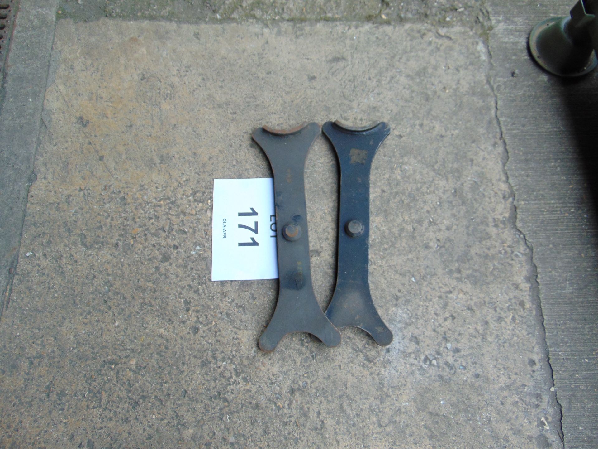 1x Pir of CVRT Track Removal Tools - Image 2 of 5