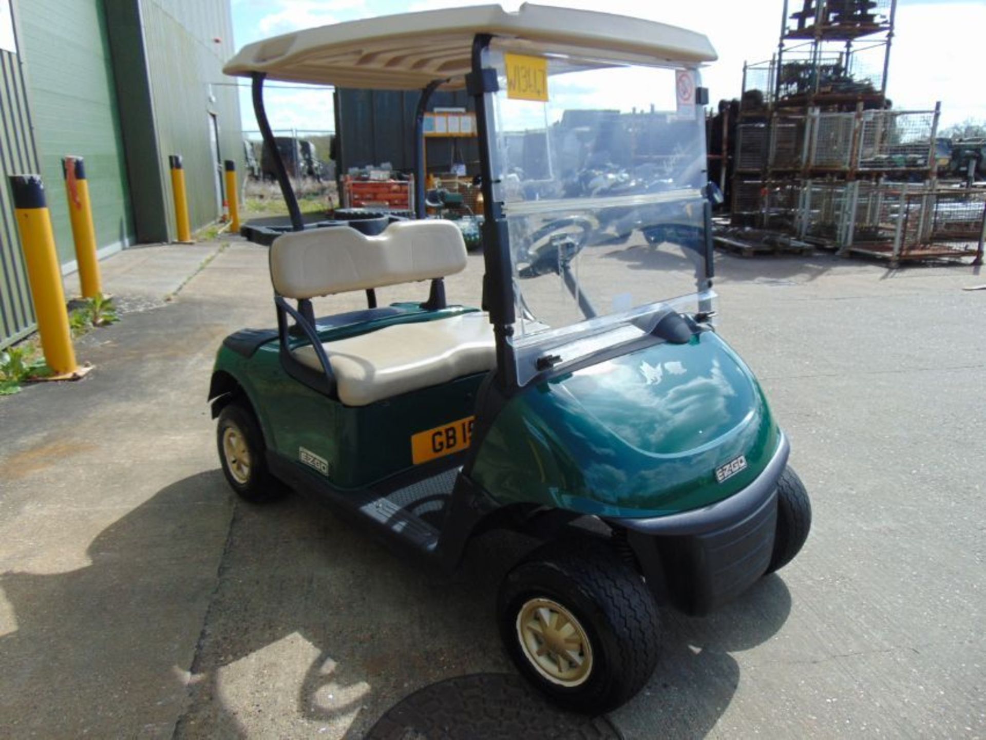 E-Z-GO 2 Seat Electric Golf Buggy - Image 4 of 13