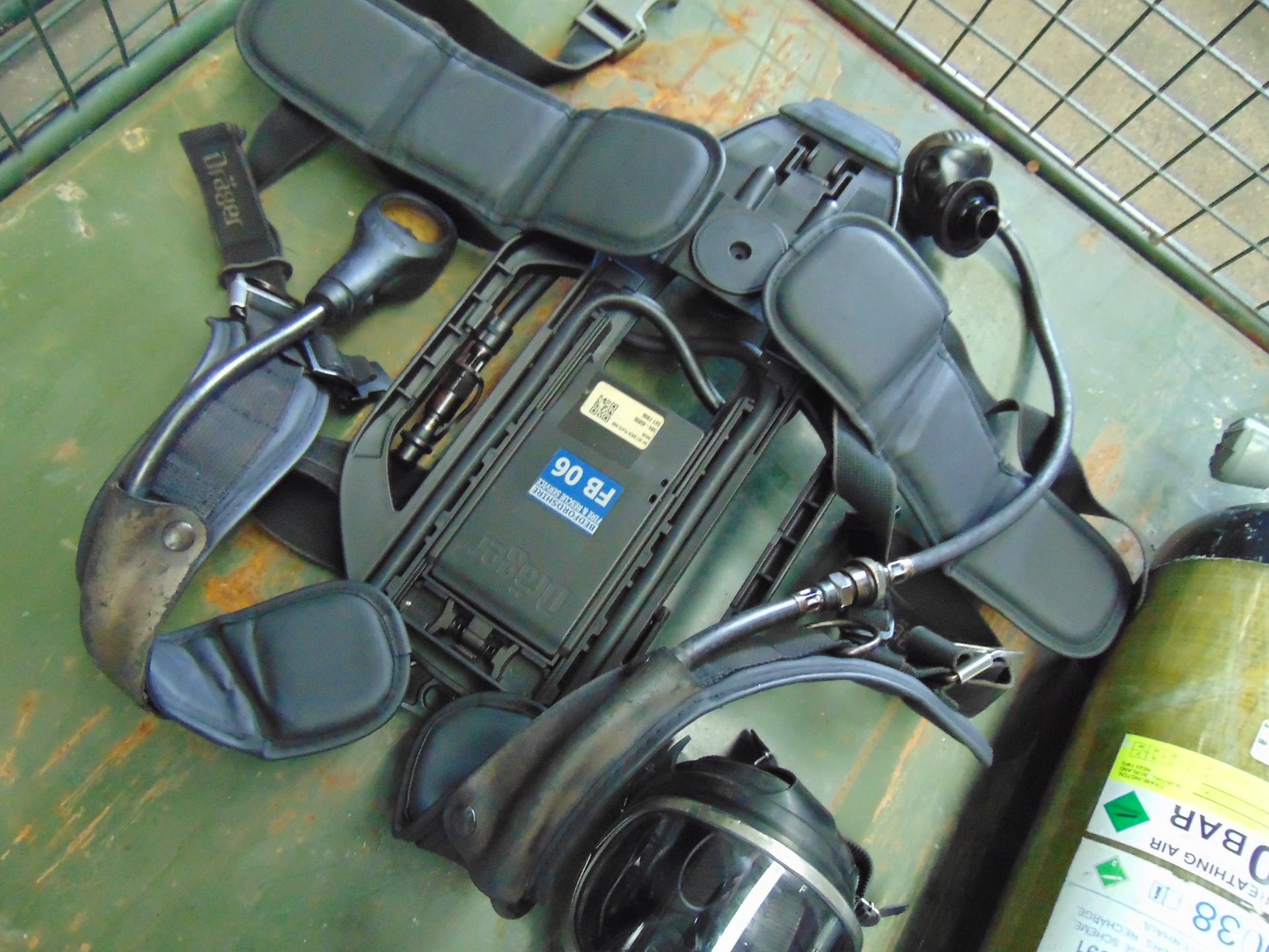 Drager PSS7000 SCBA pack frame harness with Mask and 300 Bar Cylinder - Image 3 of 8