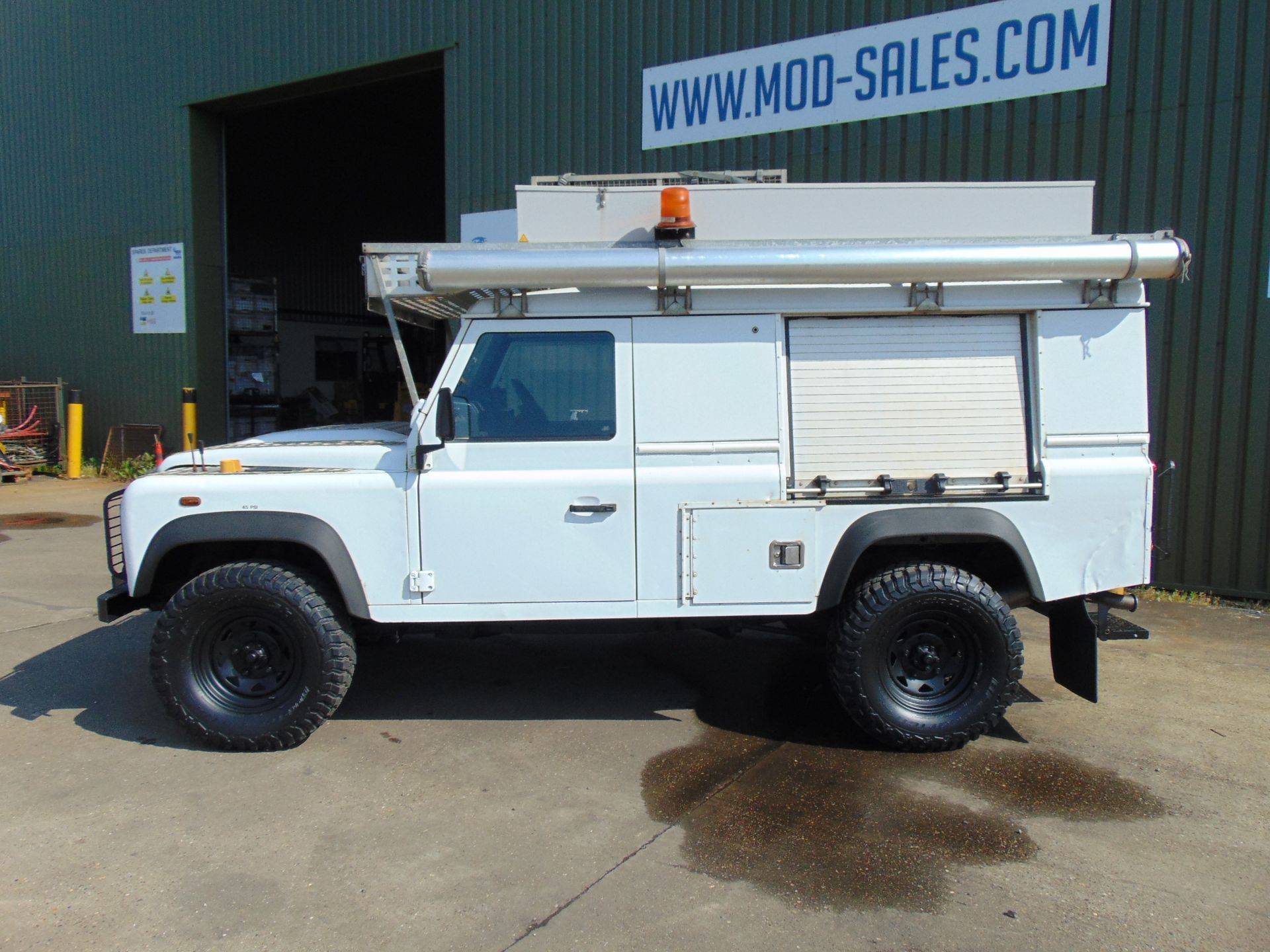 2011 Land Rover Defender 110 Puma hardtop 4x4 Utility vehicle (mobile workshop) with hydraulic winch - Image 7 of 53