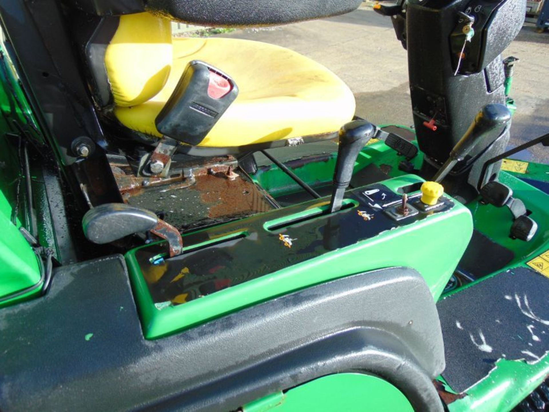 2009 John Deere 1445 Series II Ride On Mower with Fast Back Commercial 62 Cutting Deck 2473 HOURS! - Image 9 of 17