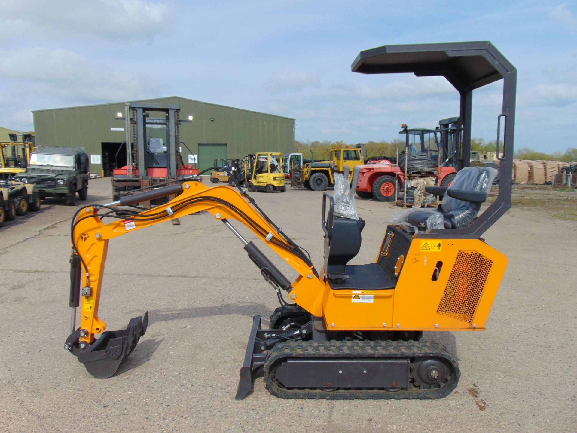 NEW UNUSED 2022 XN10 Mini Excavator - Image 3 of 21