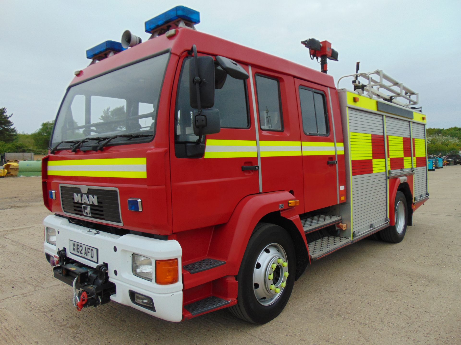 MAN 4x2 Fire Engine C/W Winch ONLY 43,461km - Image 5 of 43