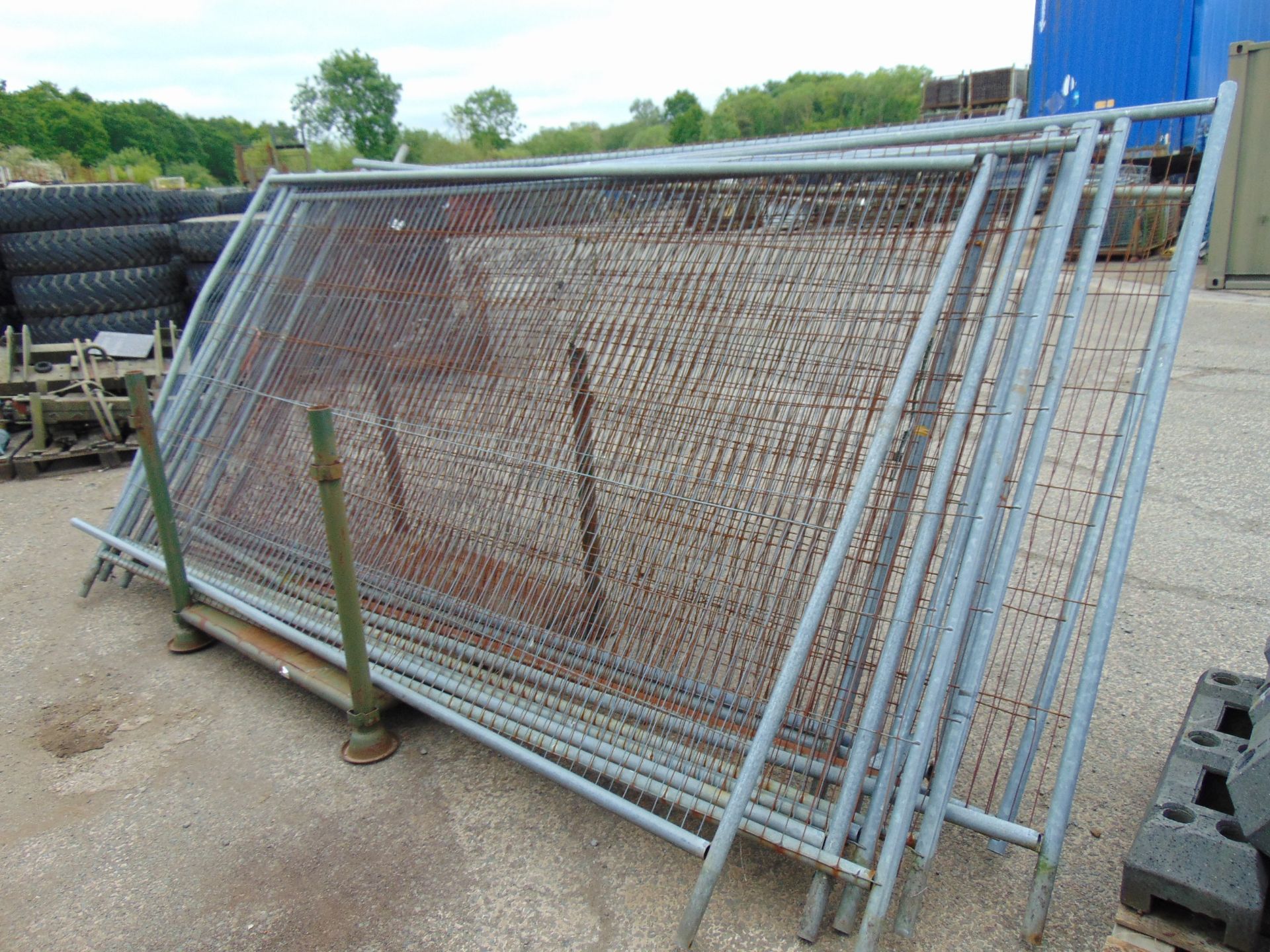 10 x Heras Style Galvanised Fencing Panels 3.5m x 2m c/w Feet - Image 2 of 5