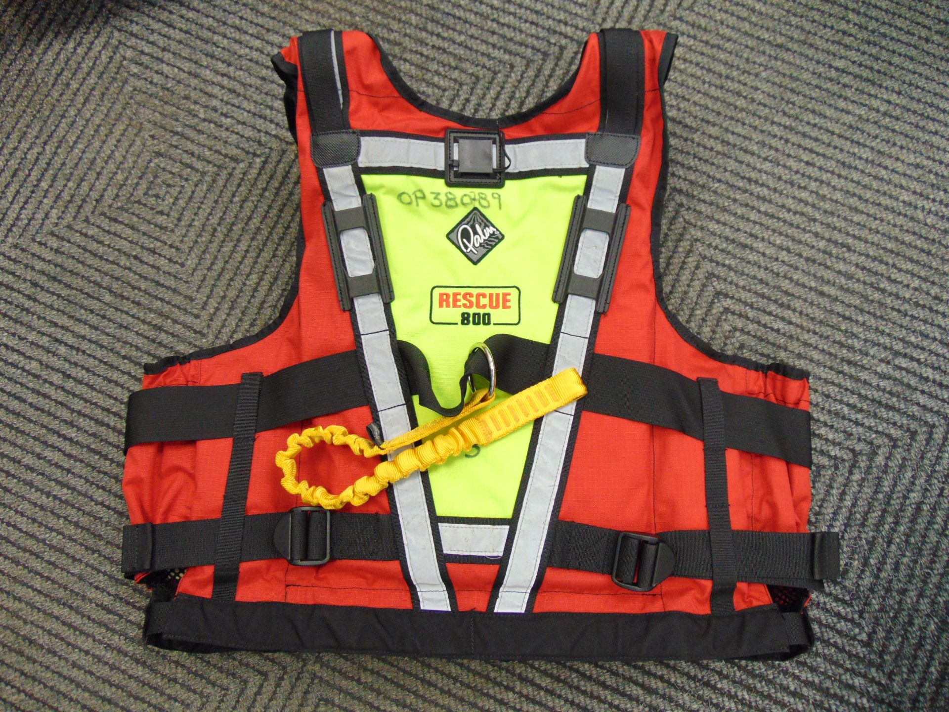 Palm Professional Rescue 800 Buoyancy Aid - PFD Personal Floatation Device Size L/XL - Image 3 of 4