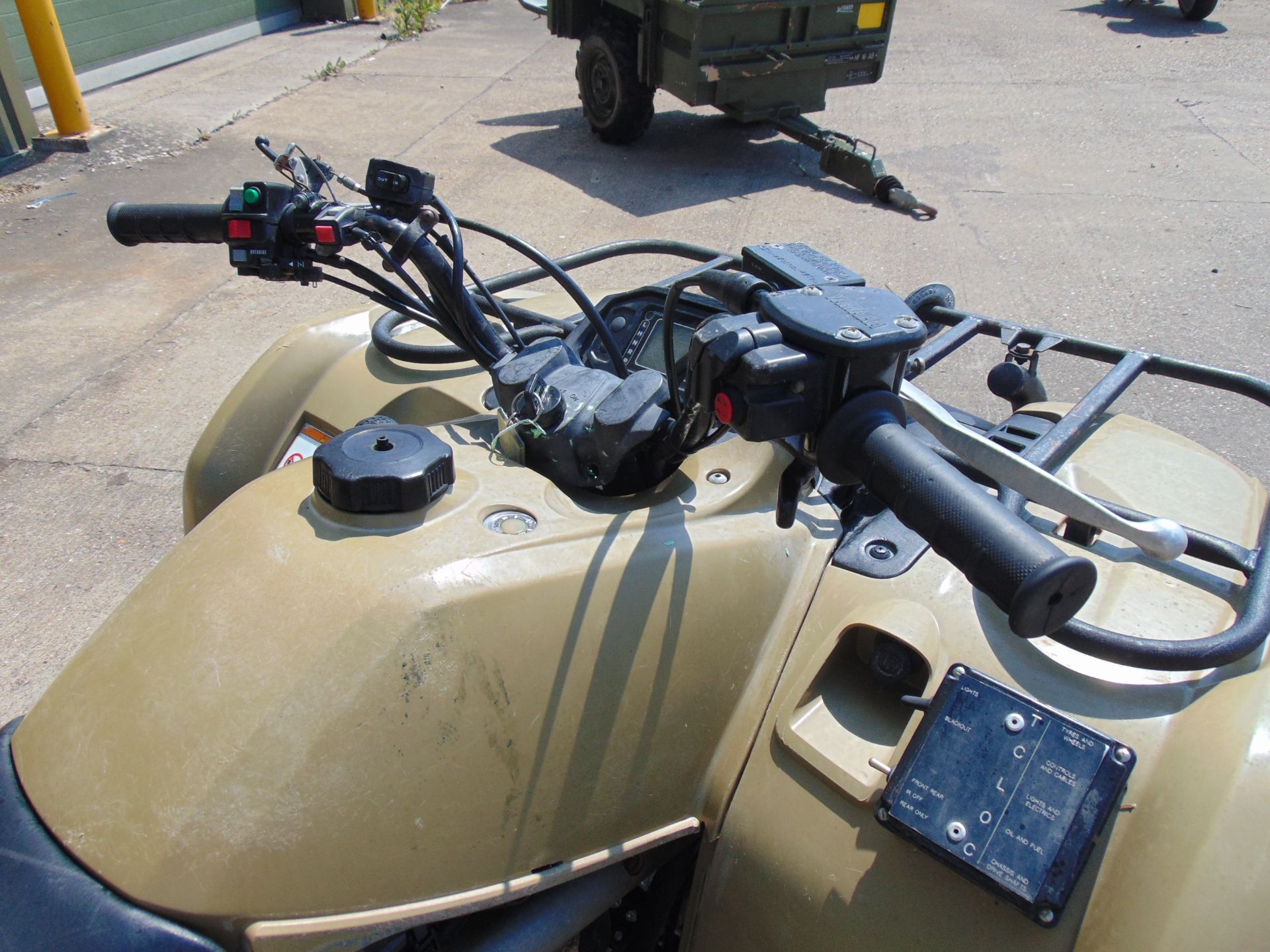 Recent Release Military Specification Yamaha Grizzly 450 4 x 4 ATV Quad Bike - Bild 15 aus 19