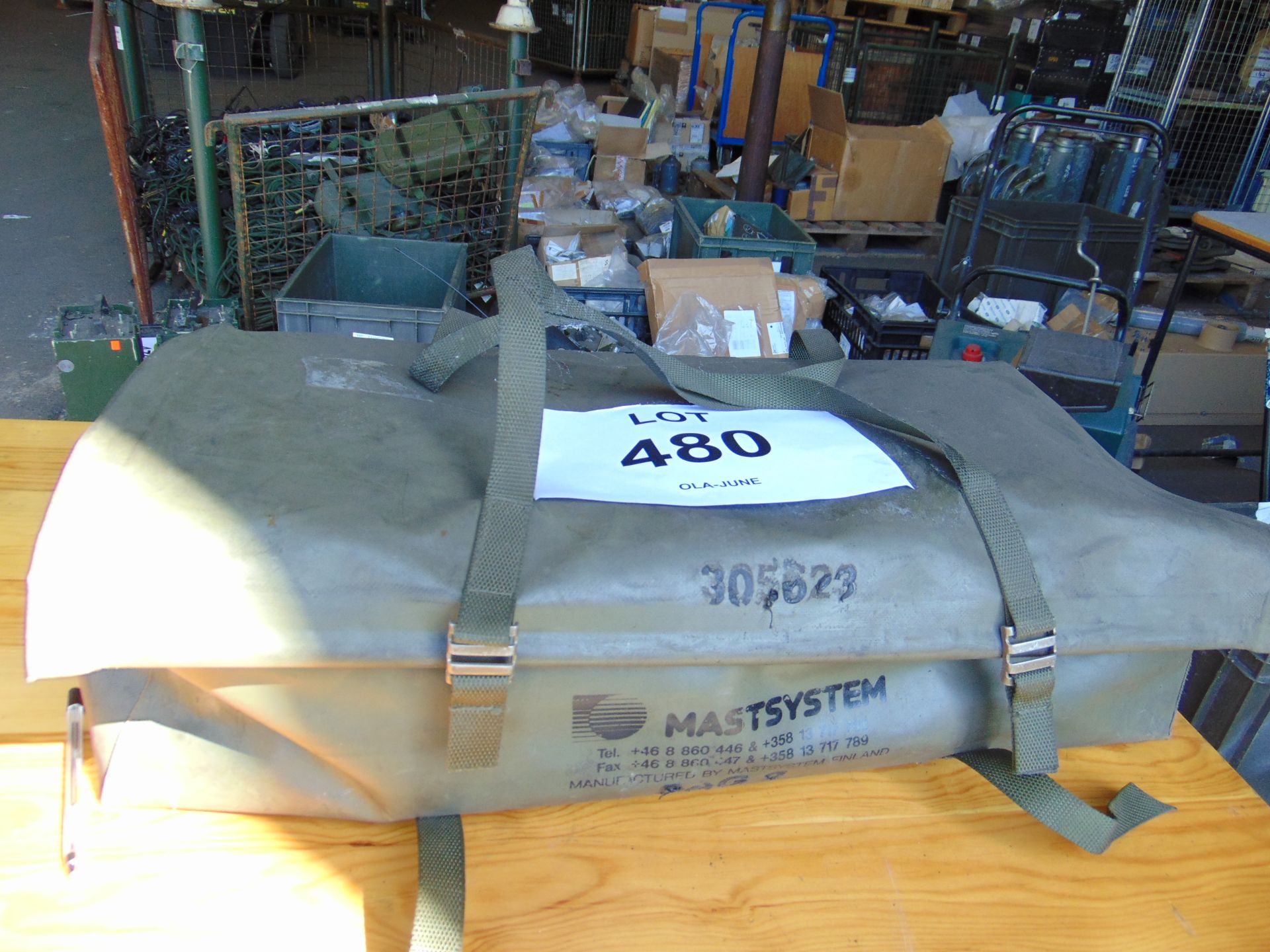 Mast System Antenna Kit in Transit Valise - Image 6 of 6