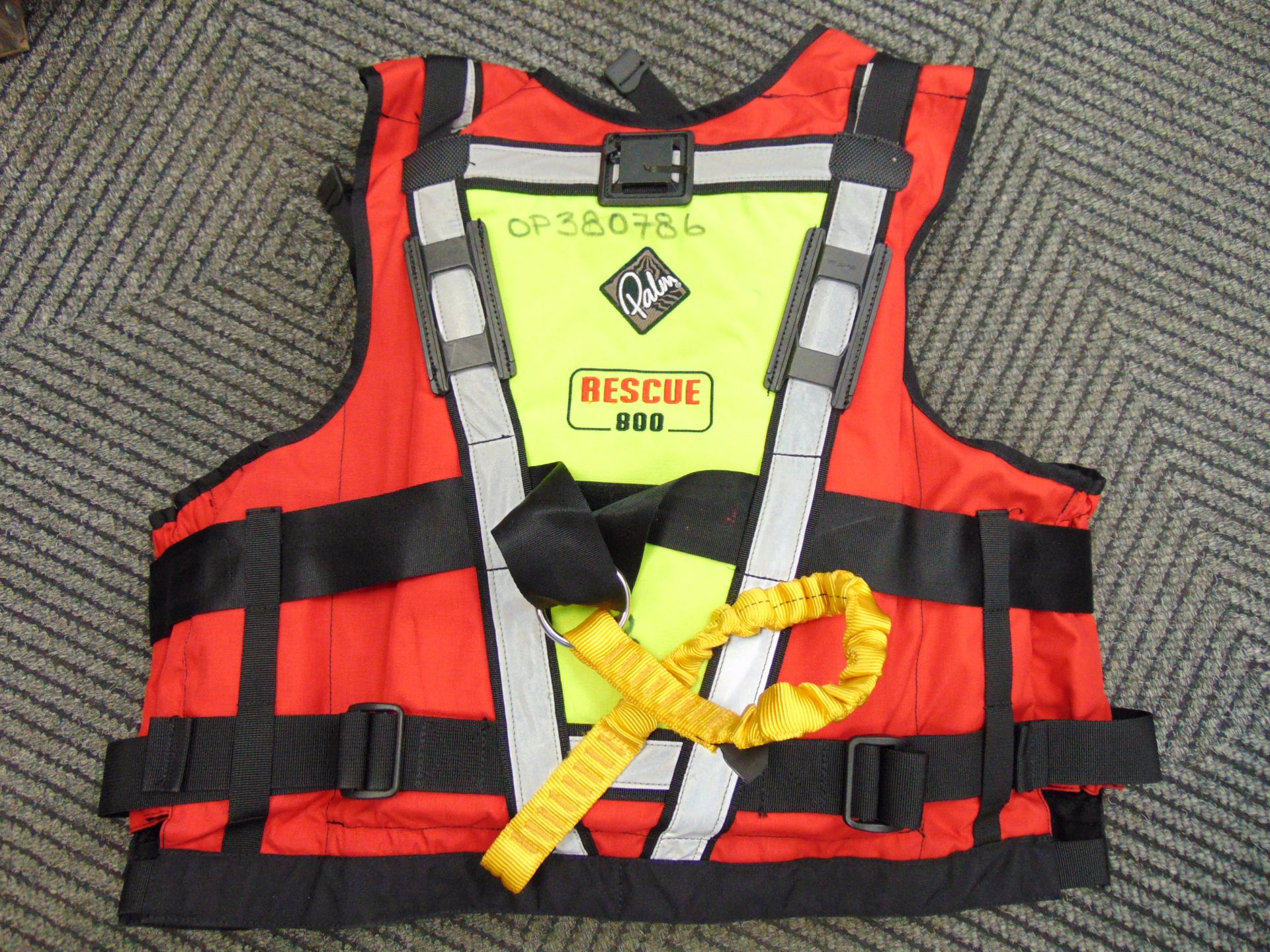 Palm Professional Rescue 800 Buoyancy Aid - PFD Personal Floatation Device Size L/XL - Image 3 of 4