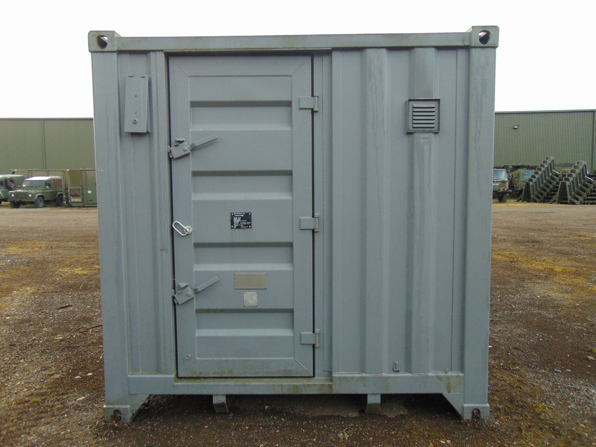 Demountable Front Line Ablution Unit in 20ft Container with hook loader, Twist Locks Etc - Image 2 of 31