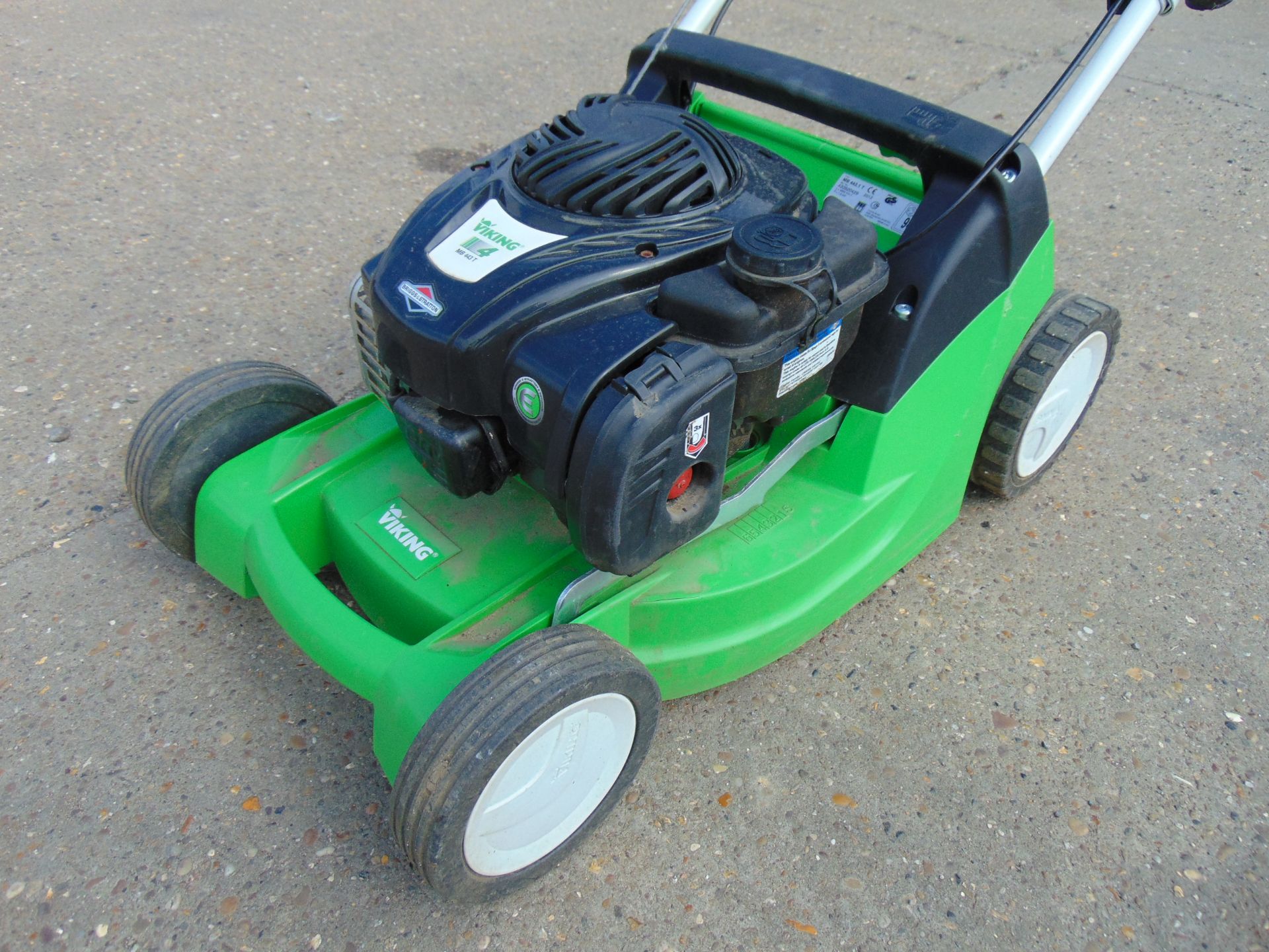 Viking MB 443 T Petrol Lawnmower - Image 4 of 9