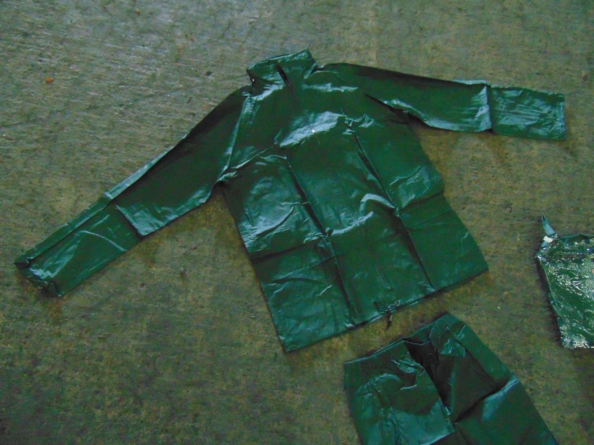 5 x Unissued Waterproof Jacket and Trouser Sets - Image 2 of 5