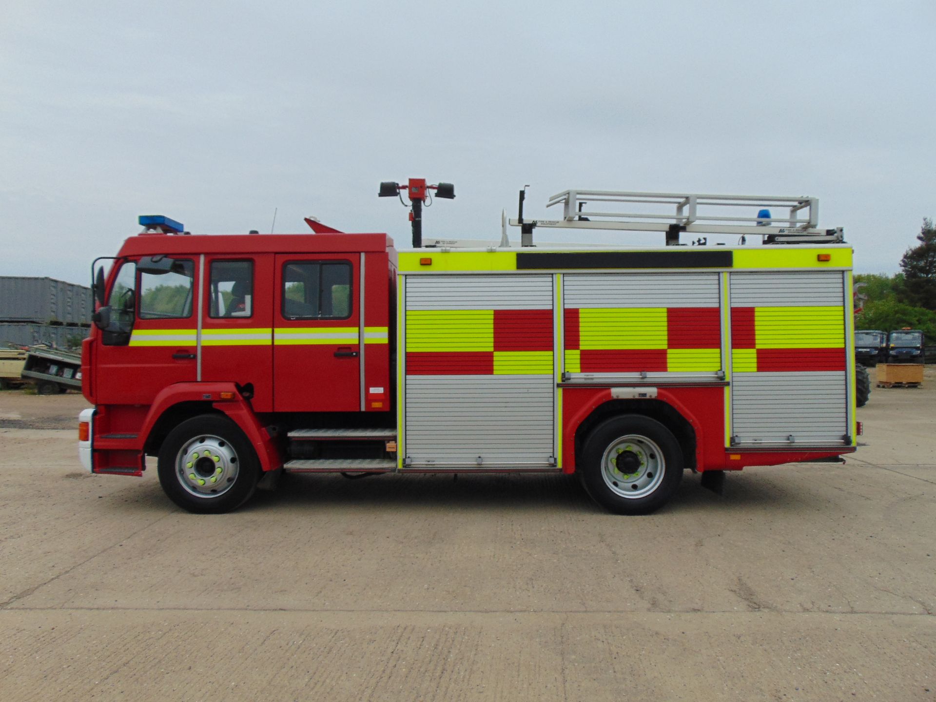 MAN 4x2 Fire Engine C/W Winch ONLY 43,461km - Image 6 of 43