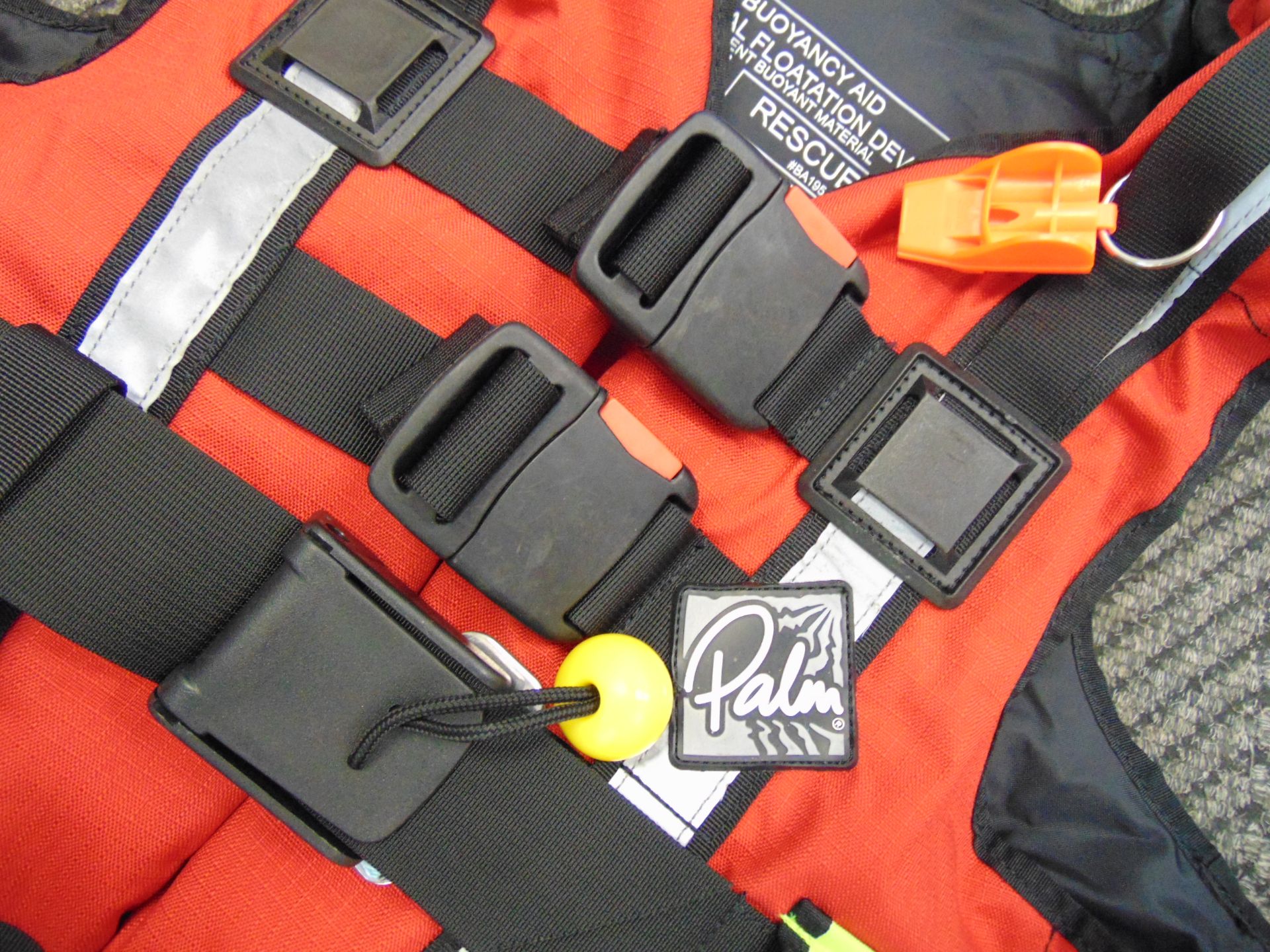 Palm Professional Rescue 800 Buoyancy Aid - PFD Personal Floatation Device Size L/XL - Image 2 of 4